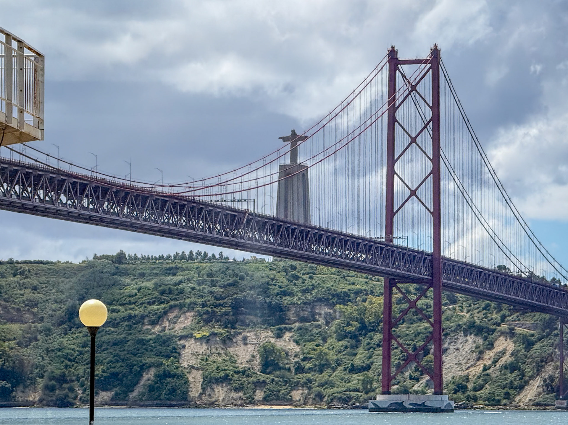 Ponte 25 de Abril, suspension bridge