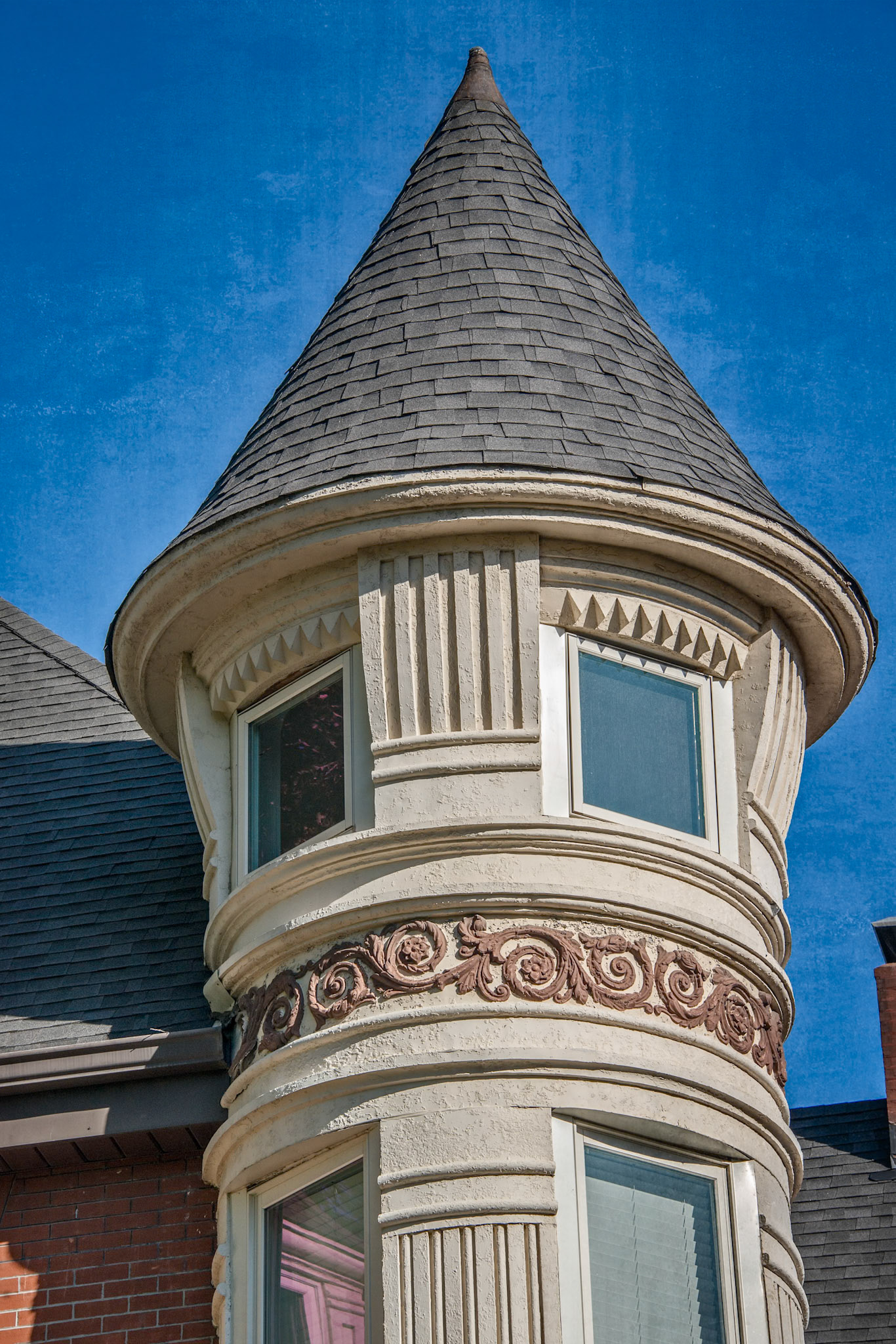 Close up on Central West End Architecture