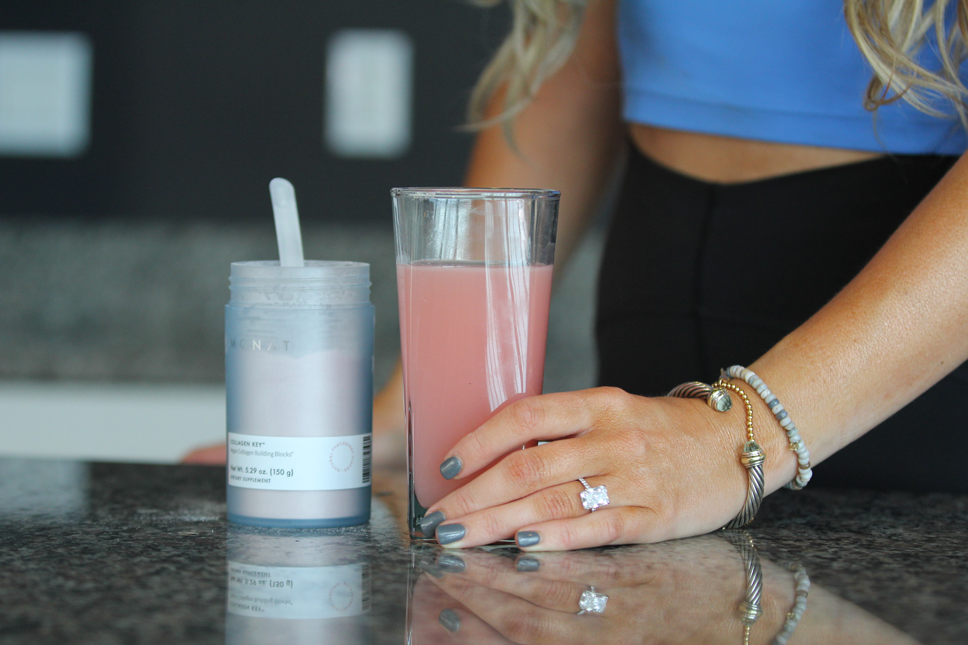 Brand: Monat