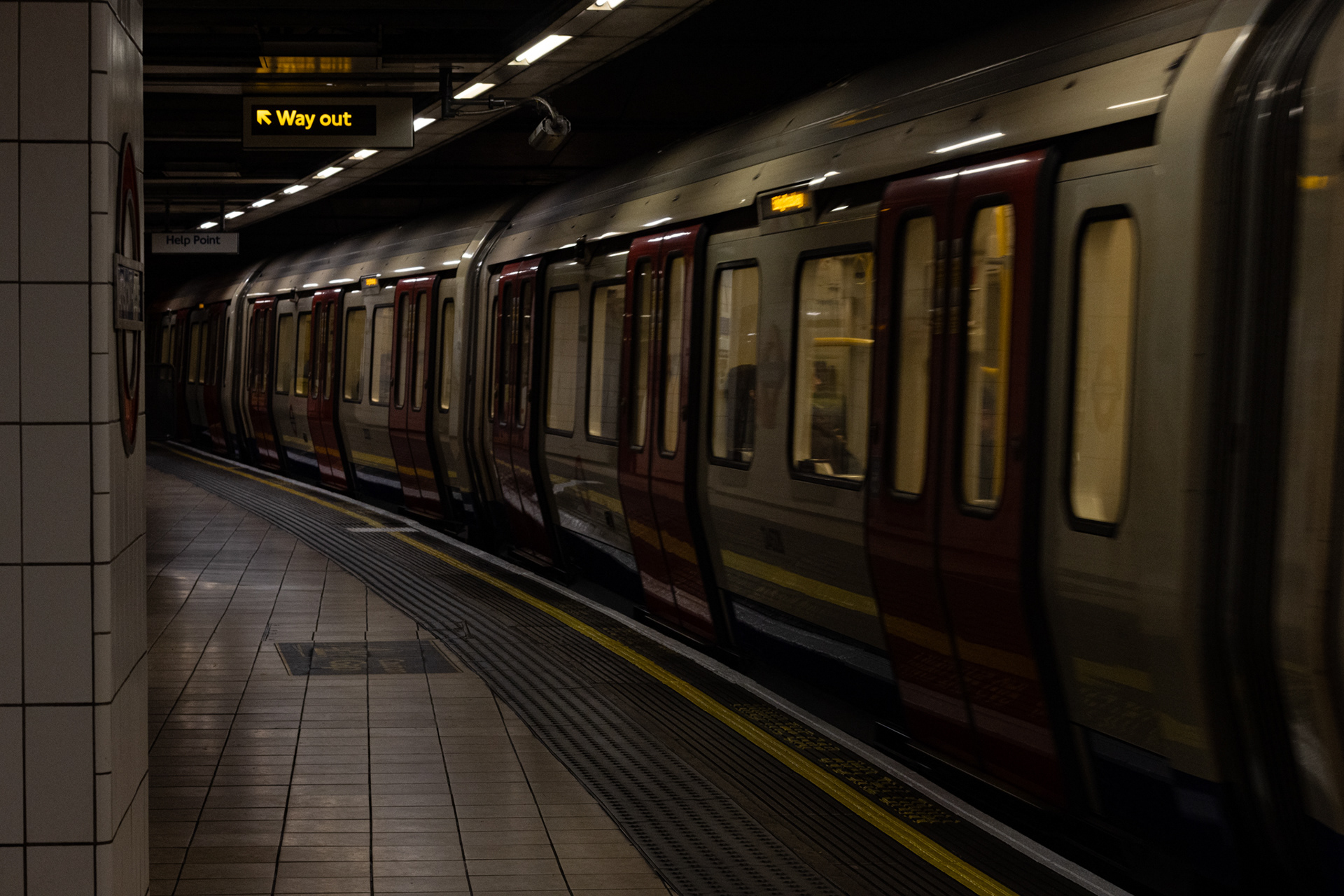 Iida Hannuksela street photography, London