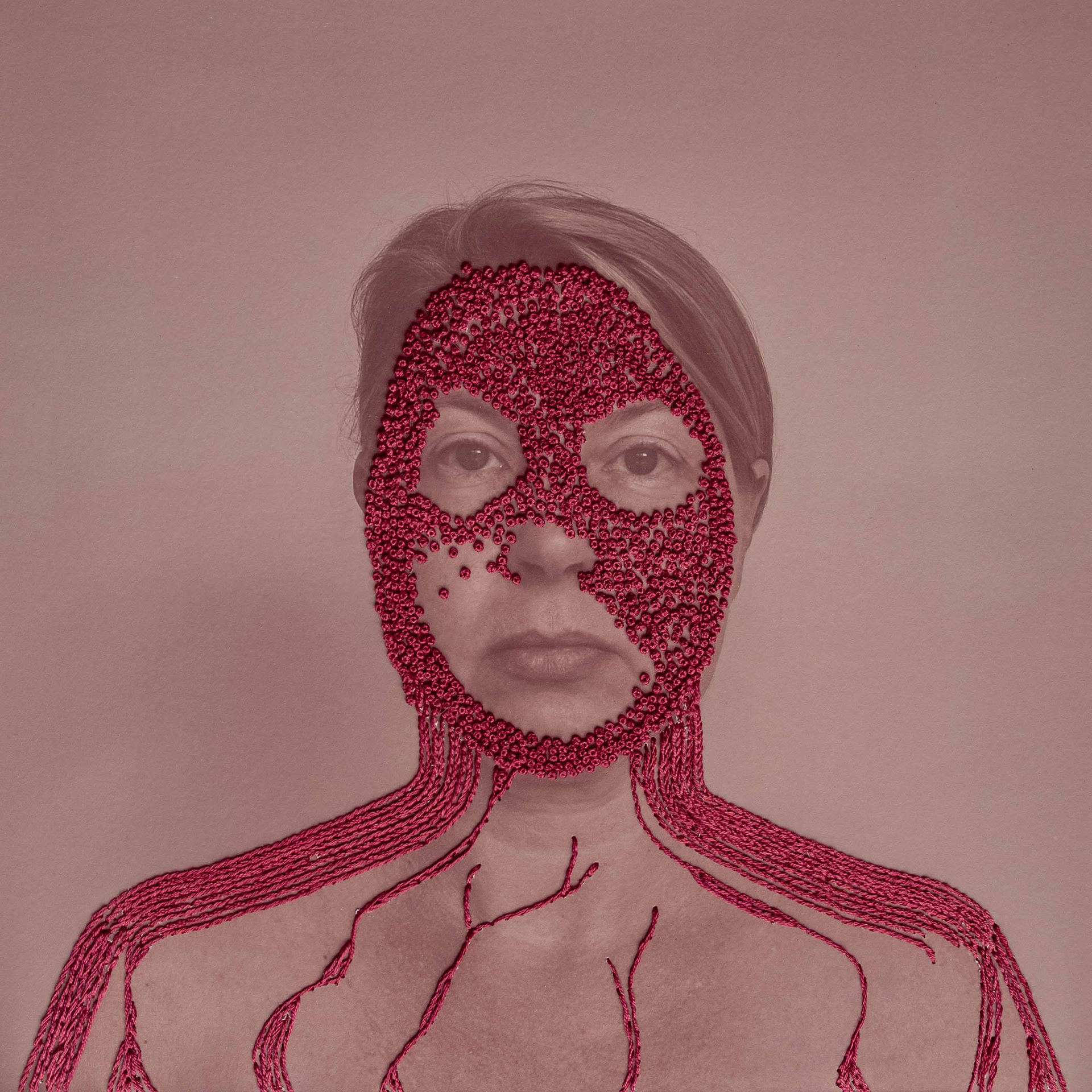 'Under my skin' Portret 30x30mcm, Epson Fine Cotton Smooth Natural Paper, embroidery thread 