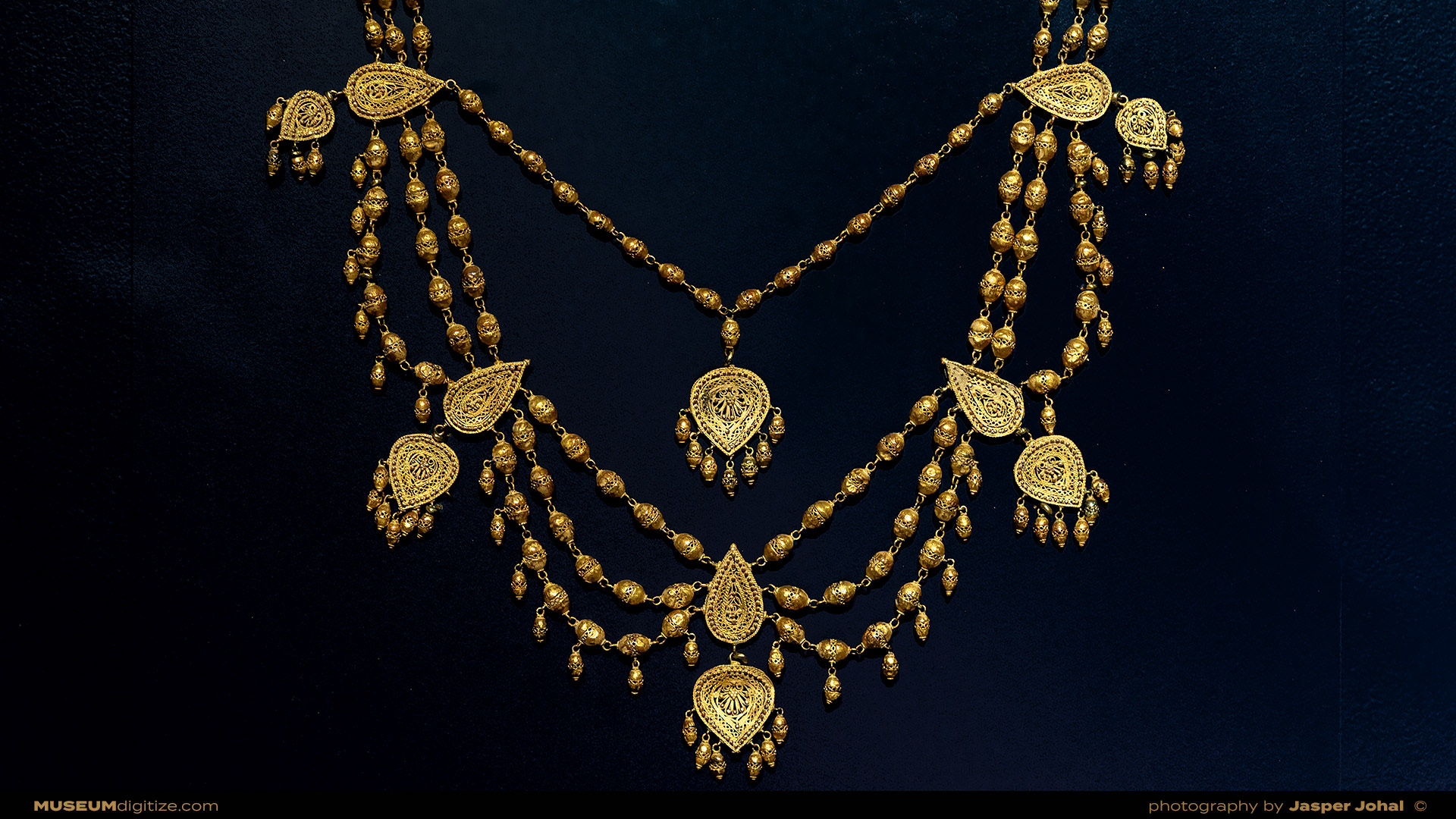 Gold Necklace from Iran, early Islamic period (11th–12th century)