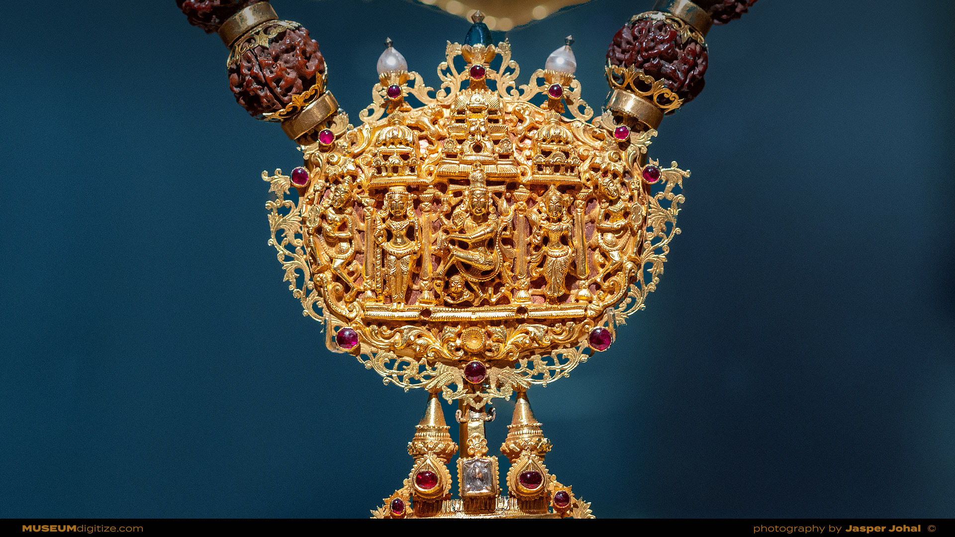 Priest’s Necklace from India, made from 22 karat gold sheet, silver, diamonds, rubies, pearls and rudraksha seeds (early 19th century)