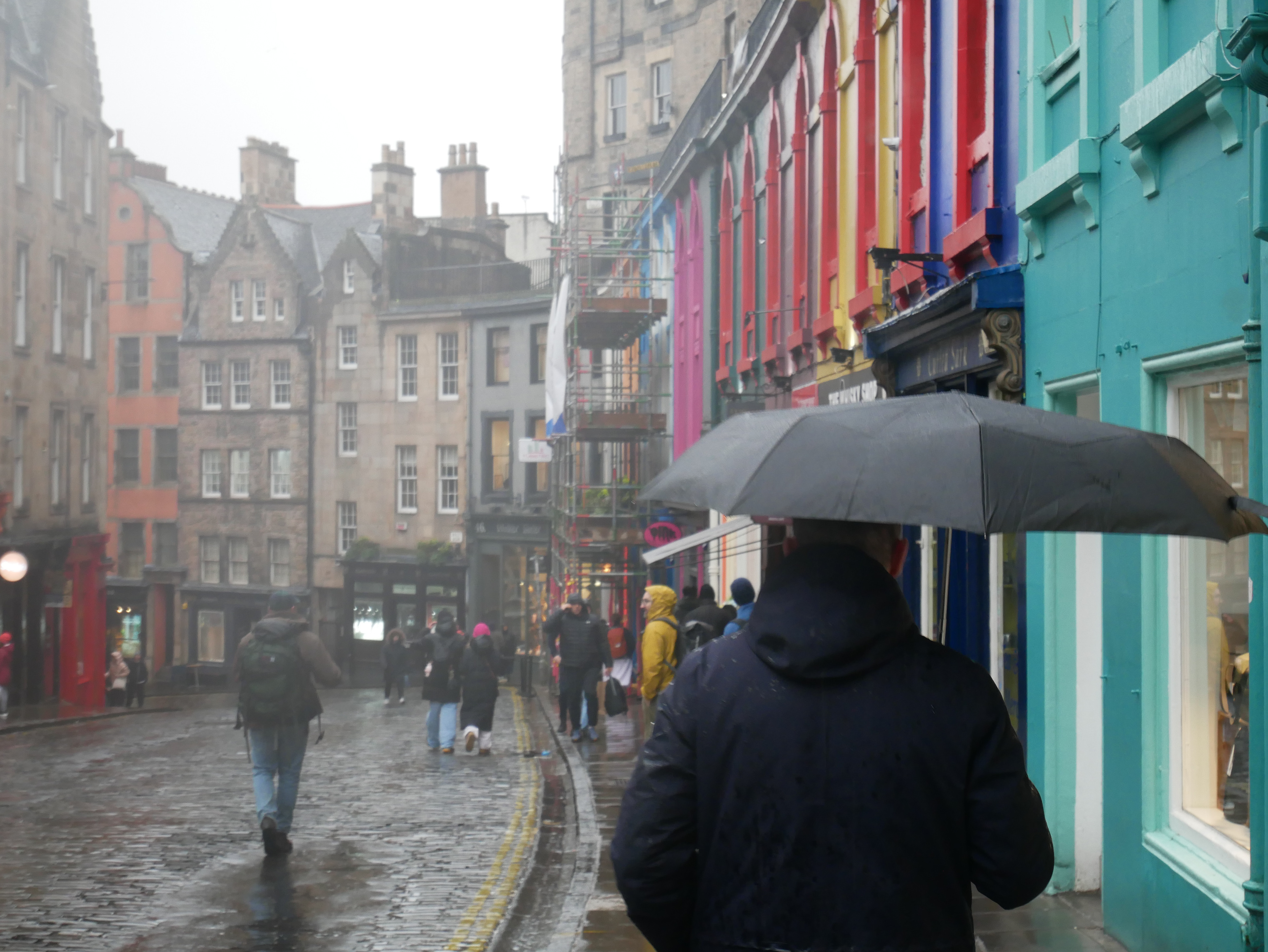 I can feel the rain.