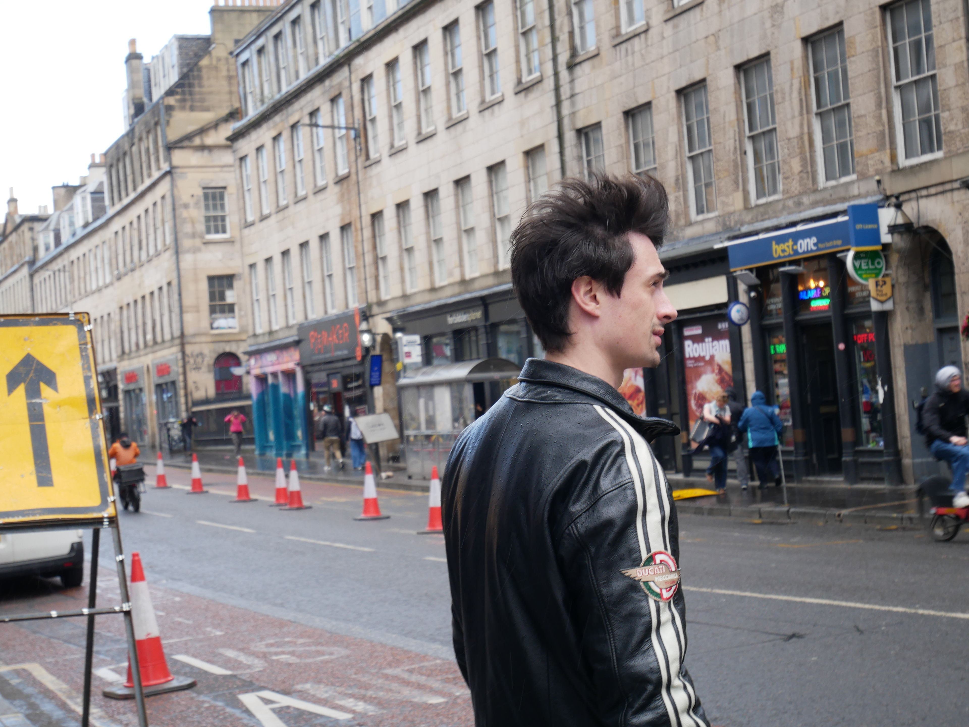 I can feel the wind.