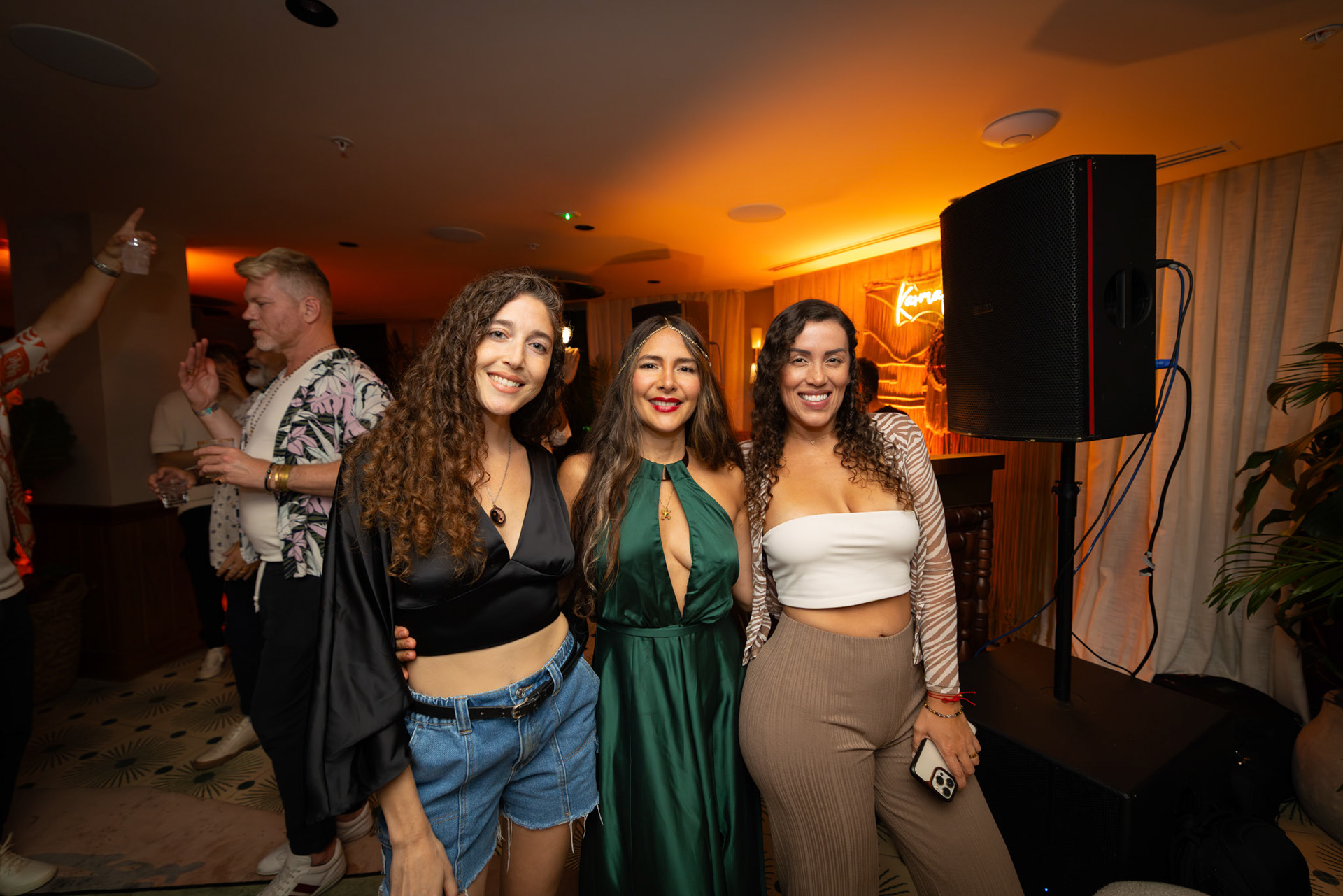  Friends | Shot on R5 Mark II