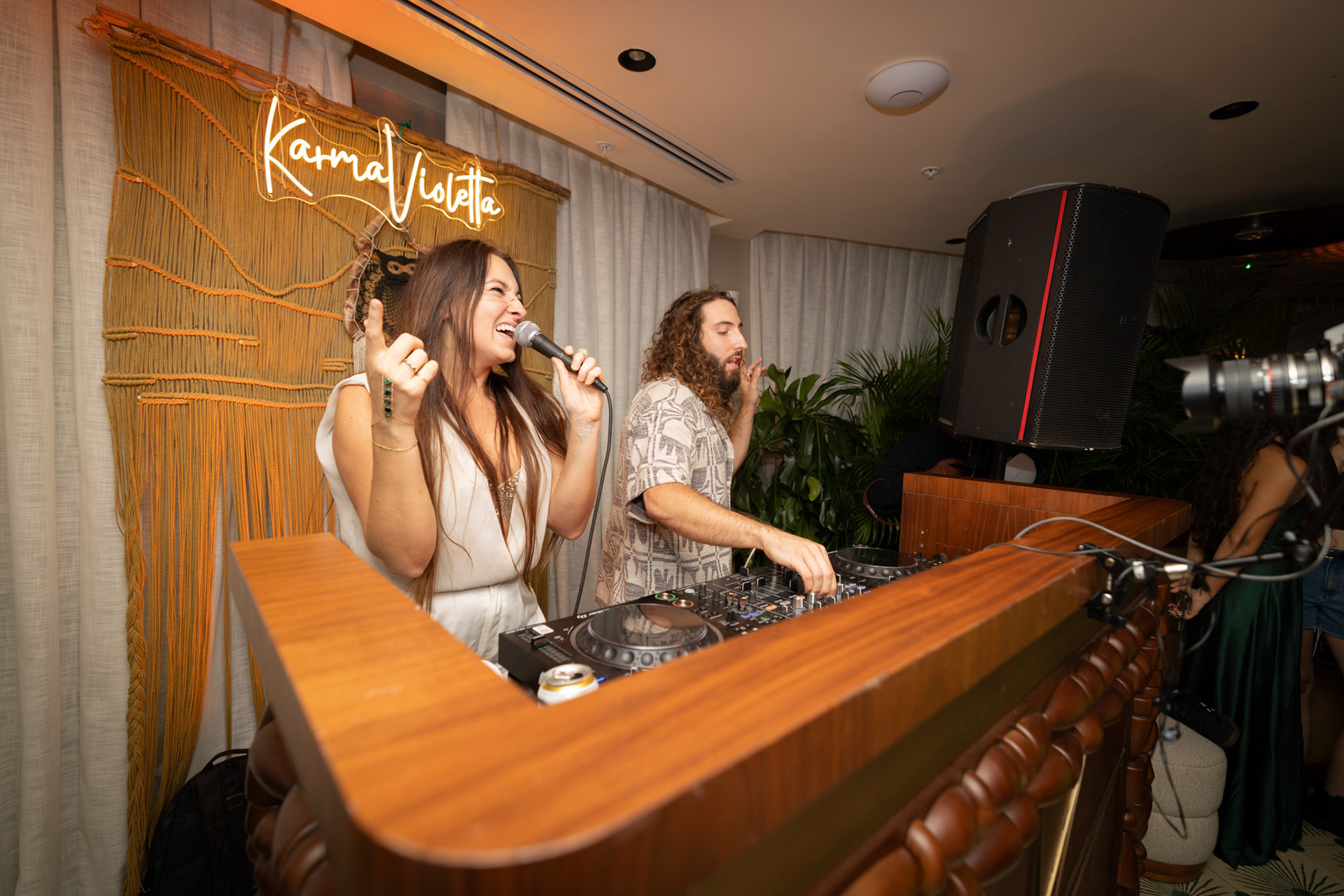 Violetta singing | Shot on R5 Mark II