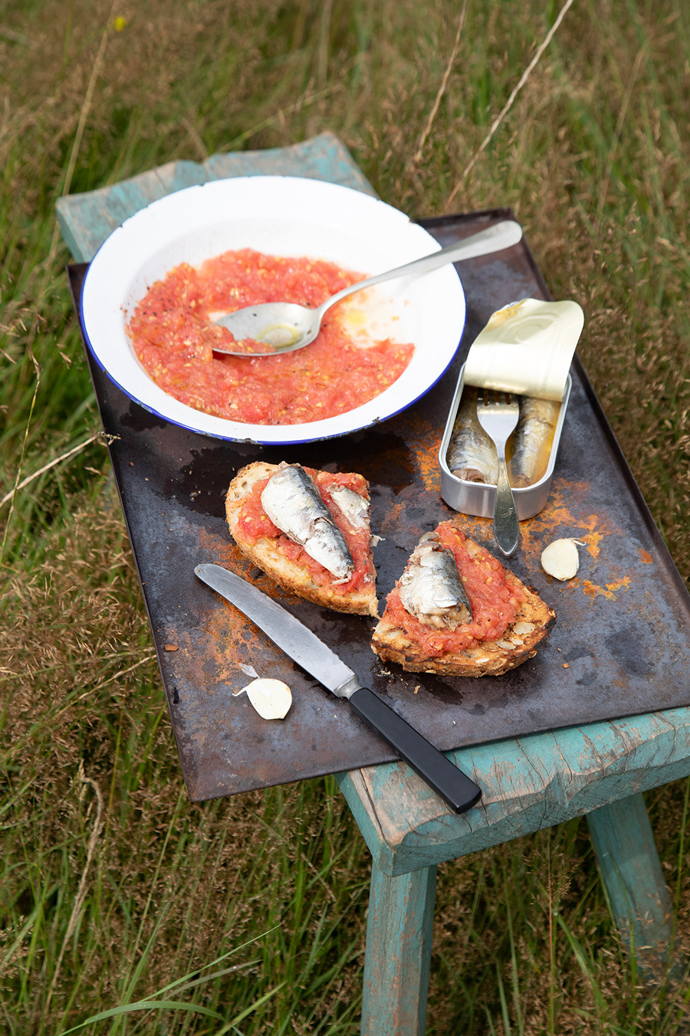 Pan de tomate y sardinas