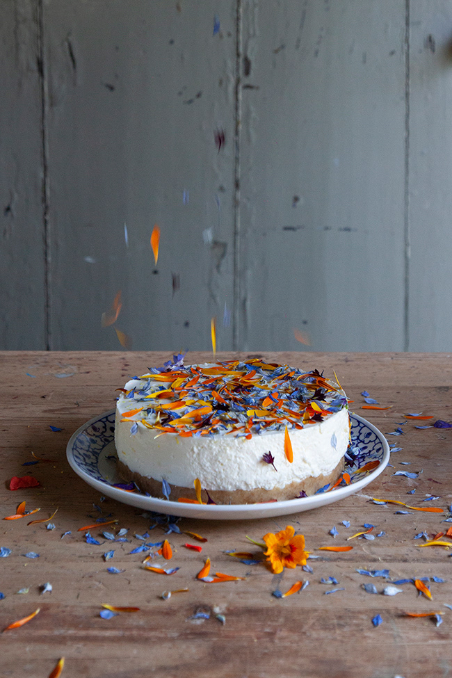 Linde 18 | Floral Cheese Cake