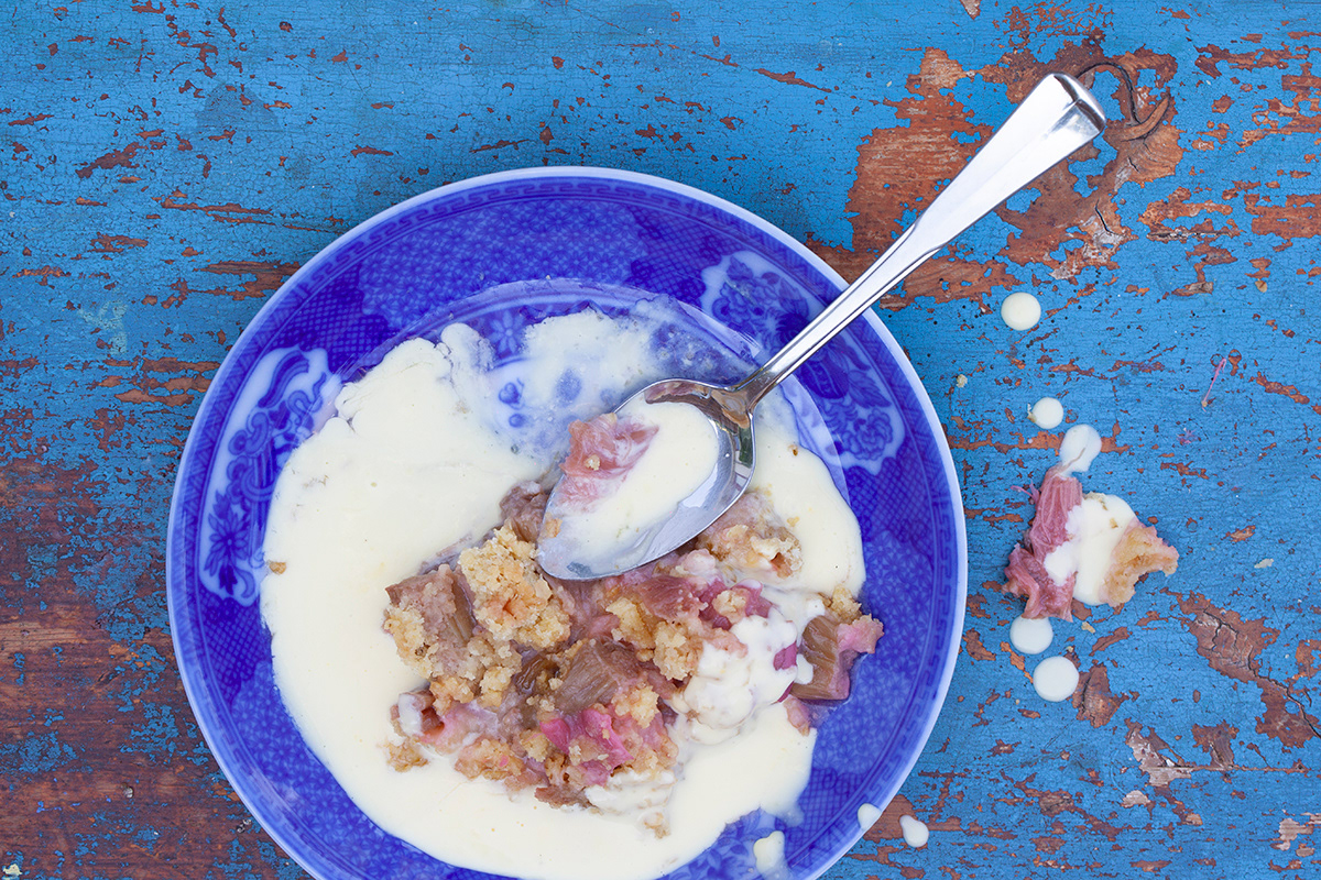Lakeland 22 | Rhubarb Crumble with Homemade Custard