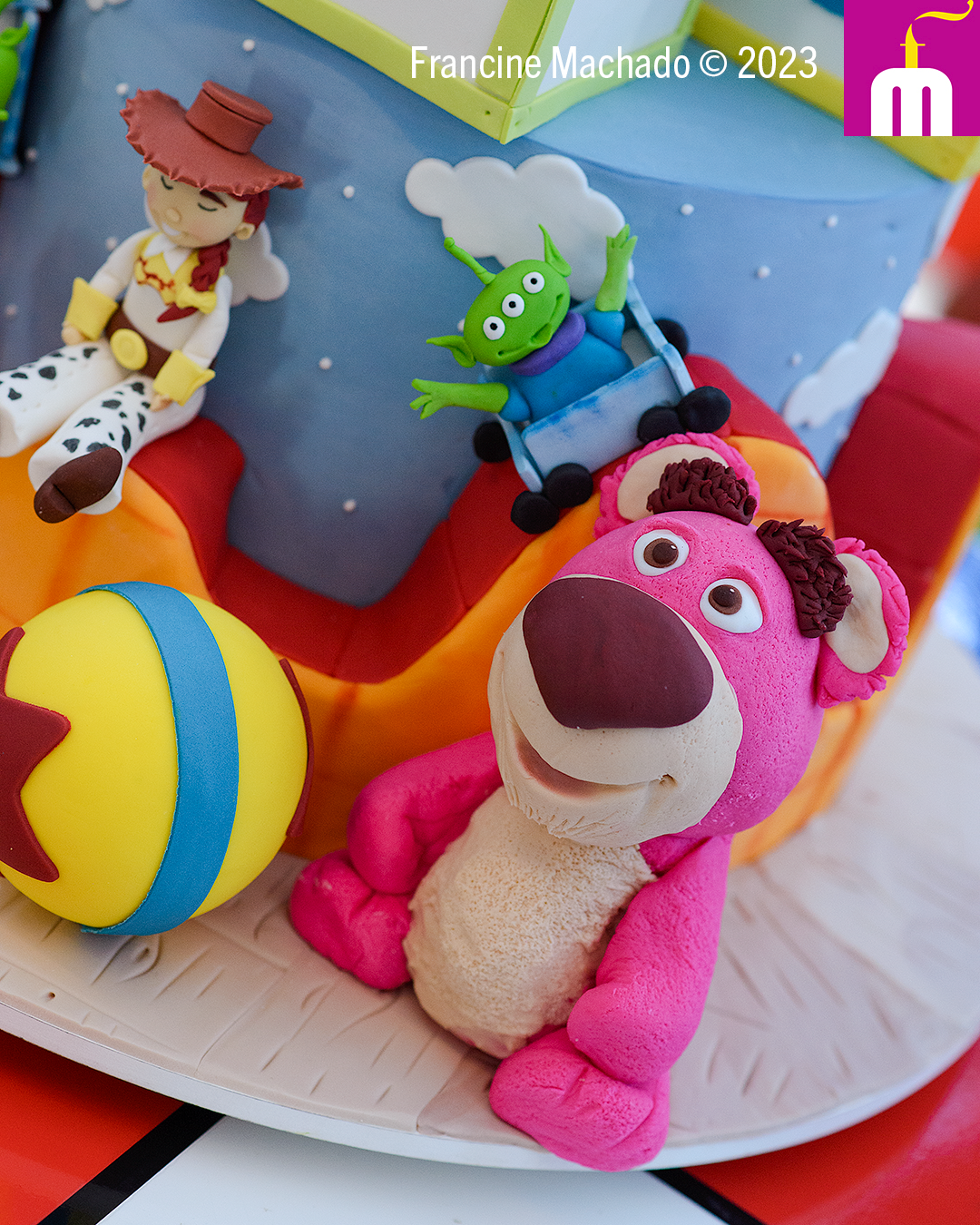 Francine Machado – Cake & Design – Bolos e Doces – Bolo para Aniversário Infantil de 2 anos – São José dos Campos, SP