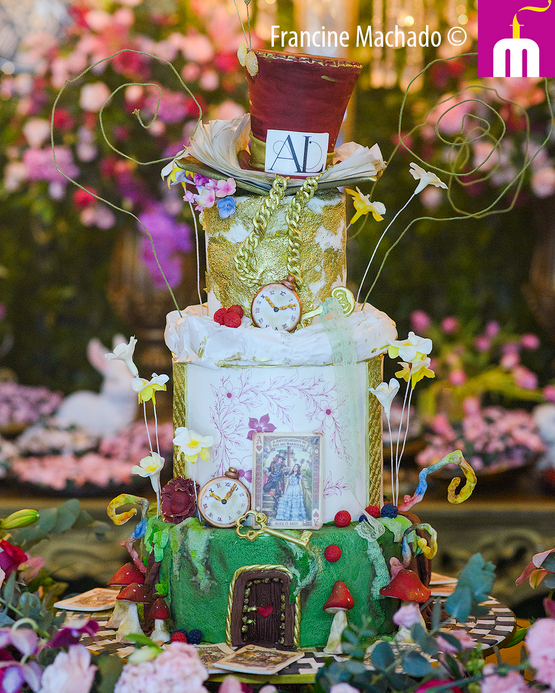 Francine Machado – Cake & Design – Bolos e Doces - Bolo para Festa de 15 anos – Alice no País das Maravilhas