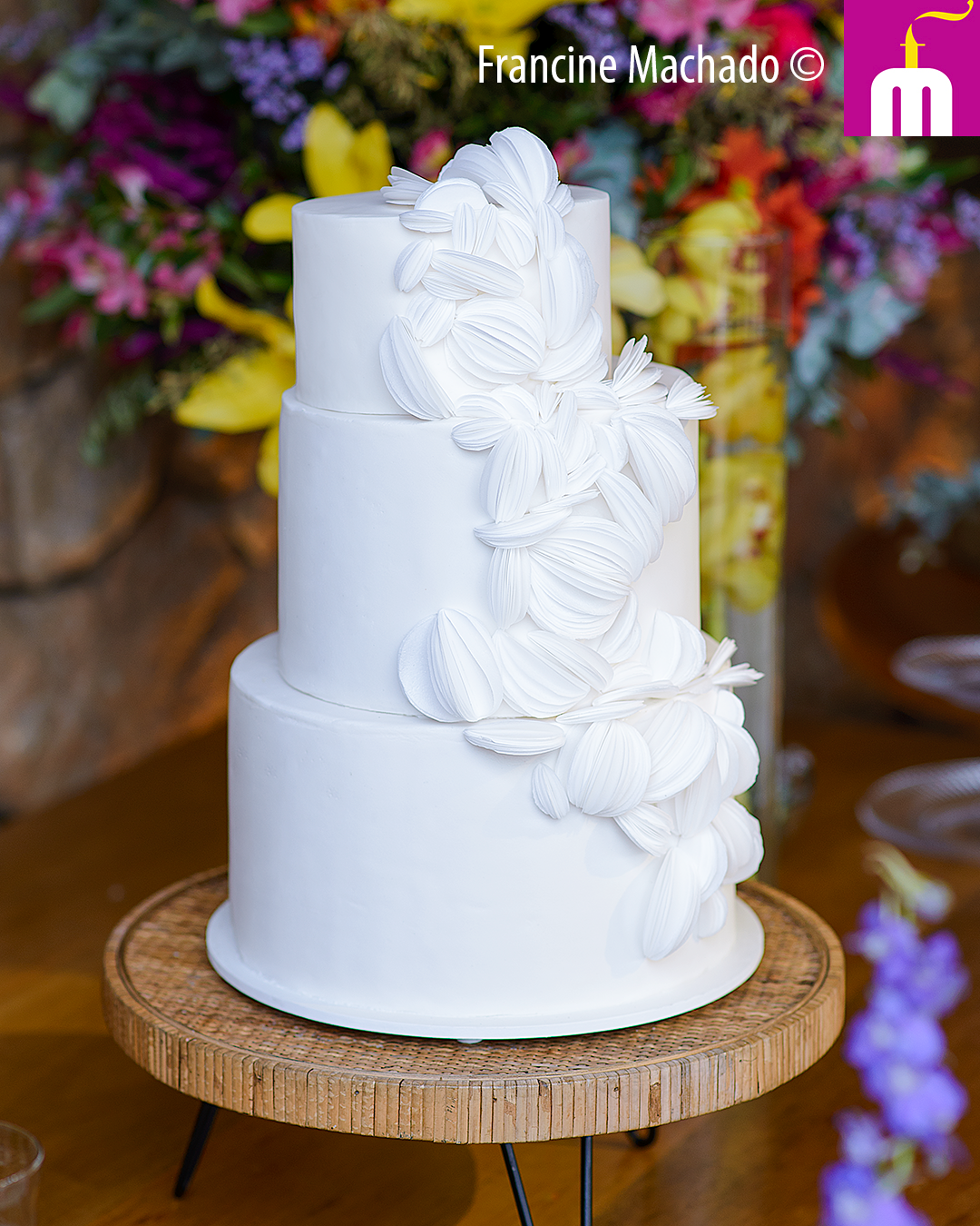 Francine Machado – Cake & Design – Bolos e Doces – Bolo de casamento de 3 andares - Pousada do Quilombo – São Bento do Sapucaí, MG