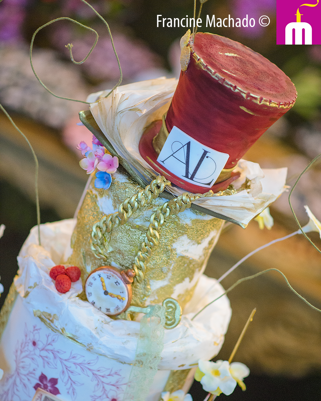 Francine Machado – Cake & Design – Bolos e Doces - Bolo para Festa de 15 anos – Alice no País das Maravilhas