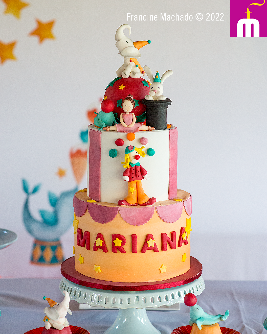 Francine Machado – Cake & Design – Bolos e Doces – Mesa completa com bolo e cupcakes no tema Circo