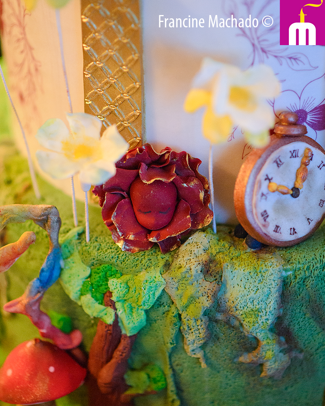 Francine Machado – Cake & Design – Bolos e Doces - Bolo para Festa de 15 anos – Alice no País das Maravilhas