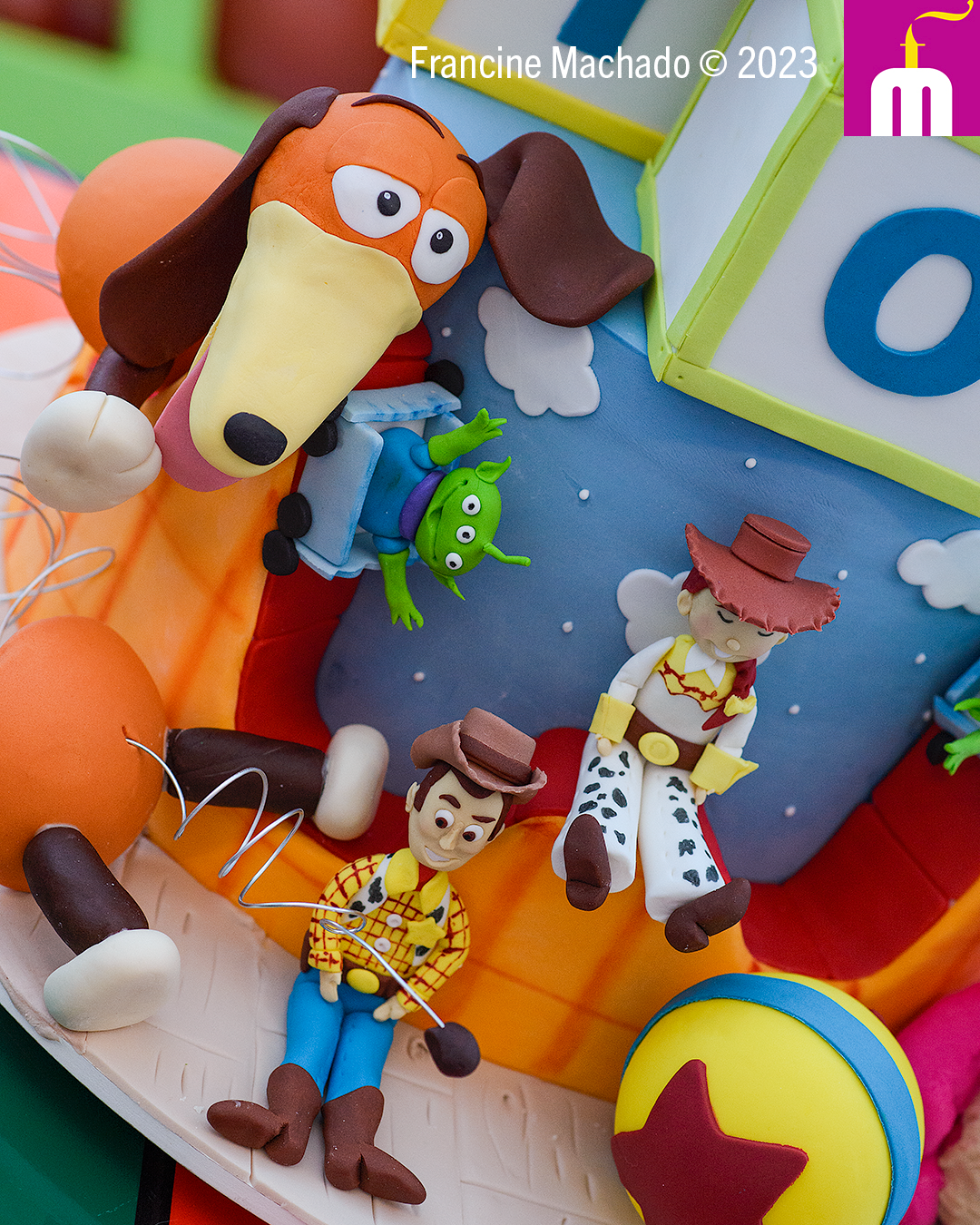 Francine Machado – Cake & Design – Bolos e Doces – Bolo para Aniversário Infantil de 2 anos – São José dos Campos, SP