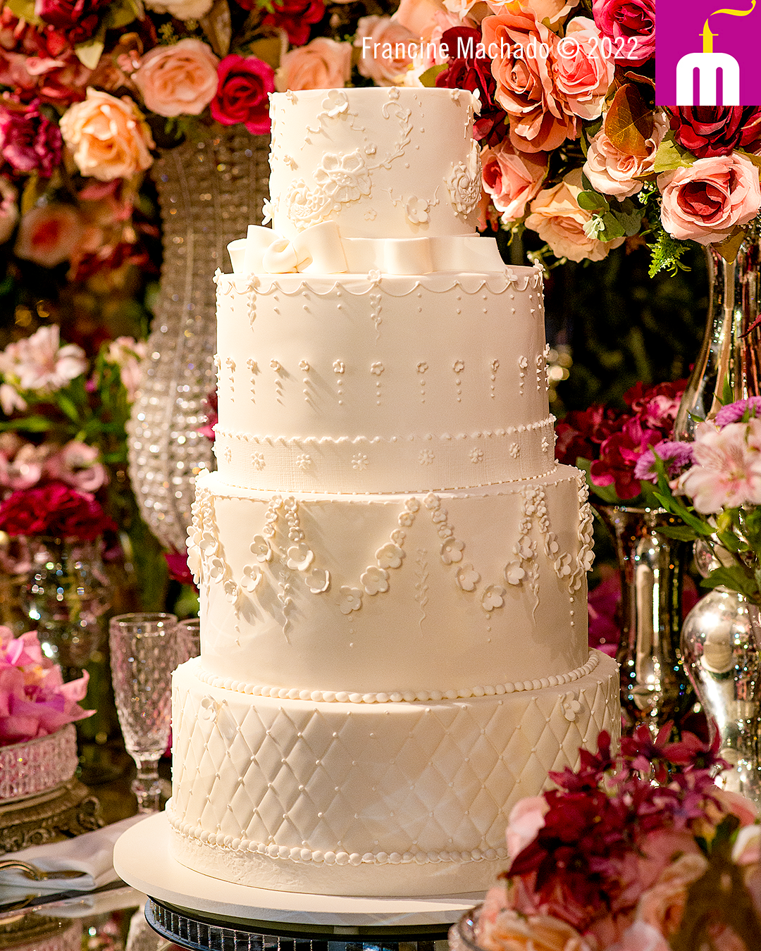 Francine Machado – Cake & Design – Bolos e Doces – Bolo de casamento com 4 andares – Amadeus Buffet – Taubaté, SP