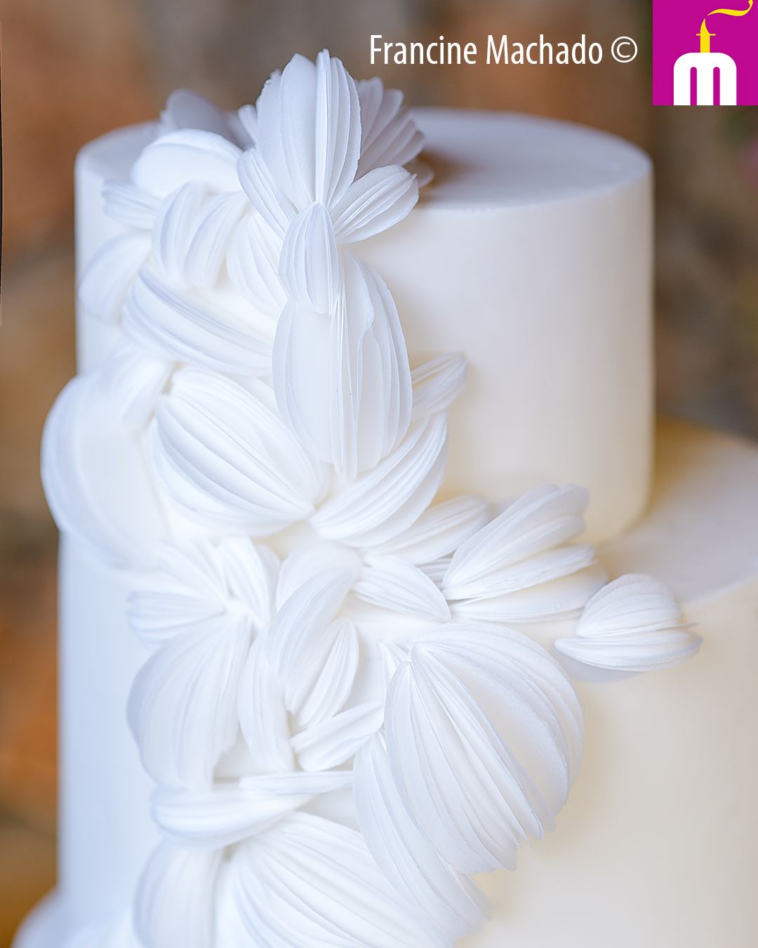Francine Machado – Cake & Design – Bolos e Doces – Bolo de casamento de 3 andares - Pousada do Quilombo – São Bento do Sapucaí, MG