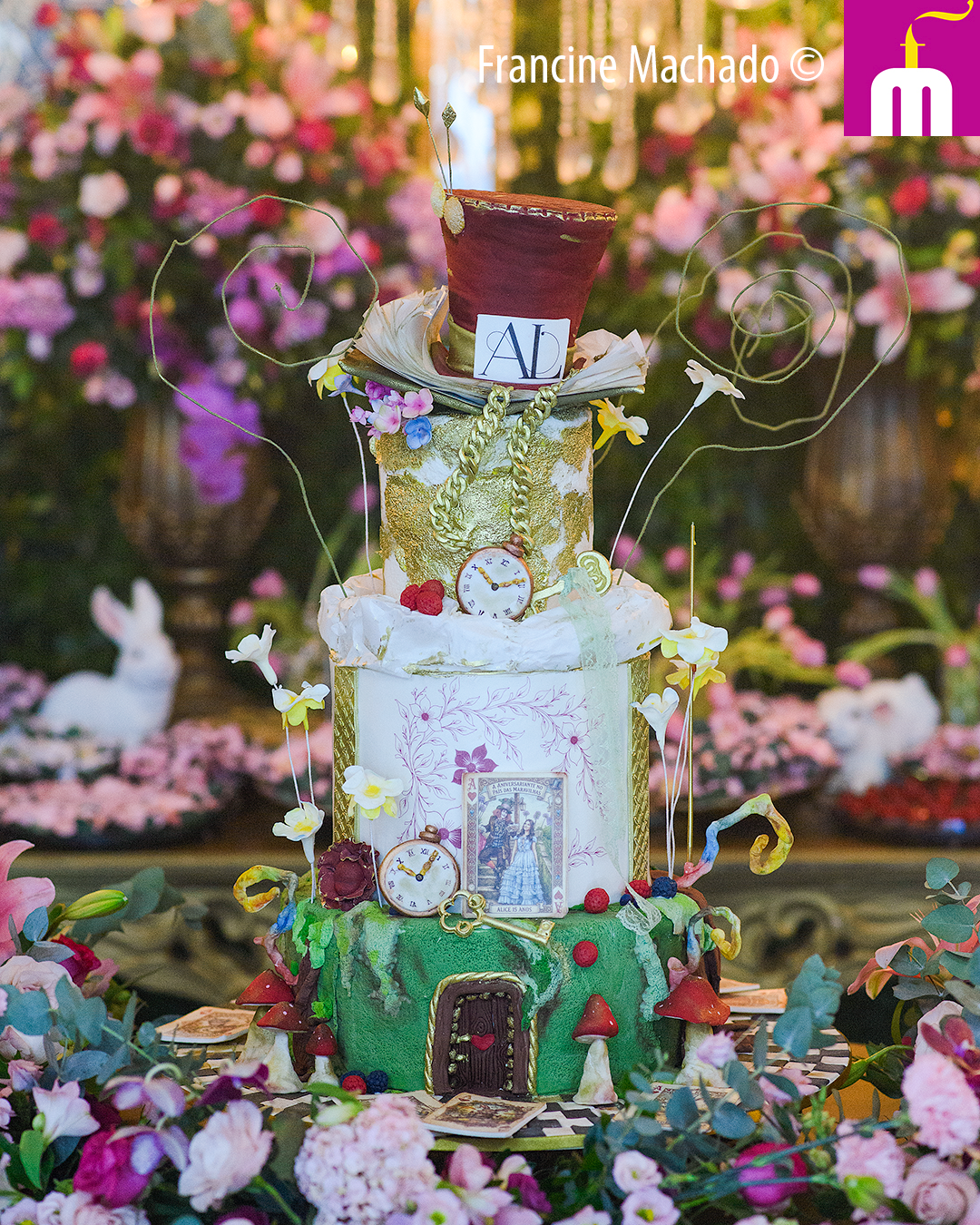 Francine Machado – Cake & Design – Bolos e Doces - Bolo para Festa de 15 anos – Alice no País das Maravilhas