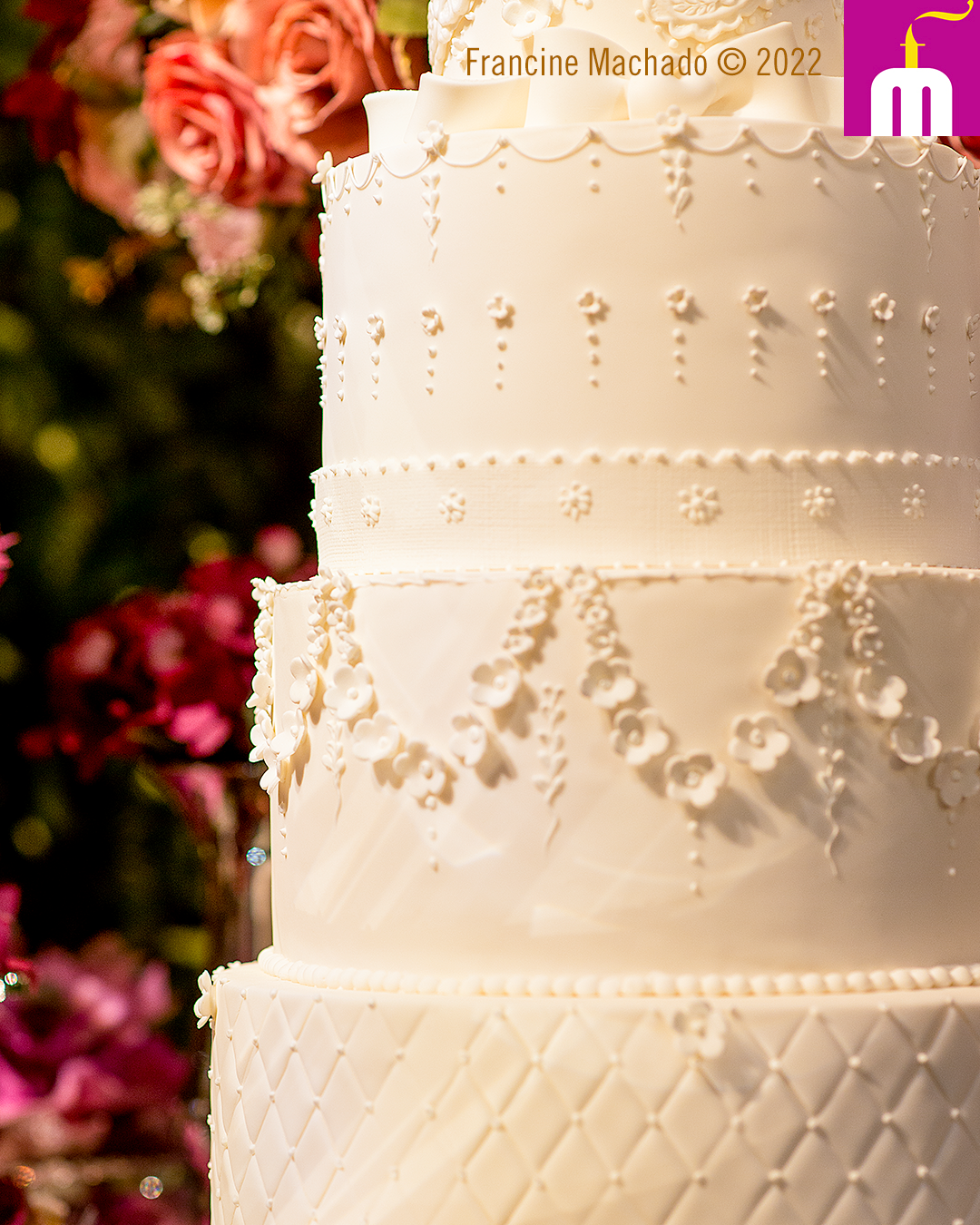Francine Machado – Cake & Design – Bolos e Doces – Bolo de casamento com 4 andares – Amadeus Buffet – Taubaté, SP