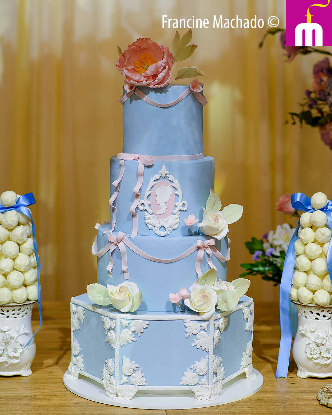 Francine Machado – Cake & Design – Bolos e Doces – Bolo de 4 andares para festa de 15 anos – Spazio Golf – São José dos Campos, SP
