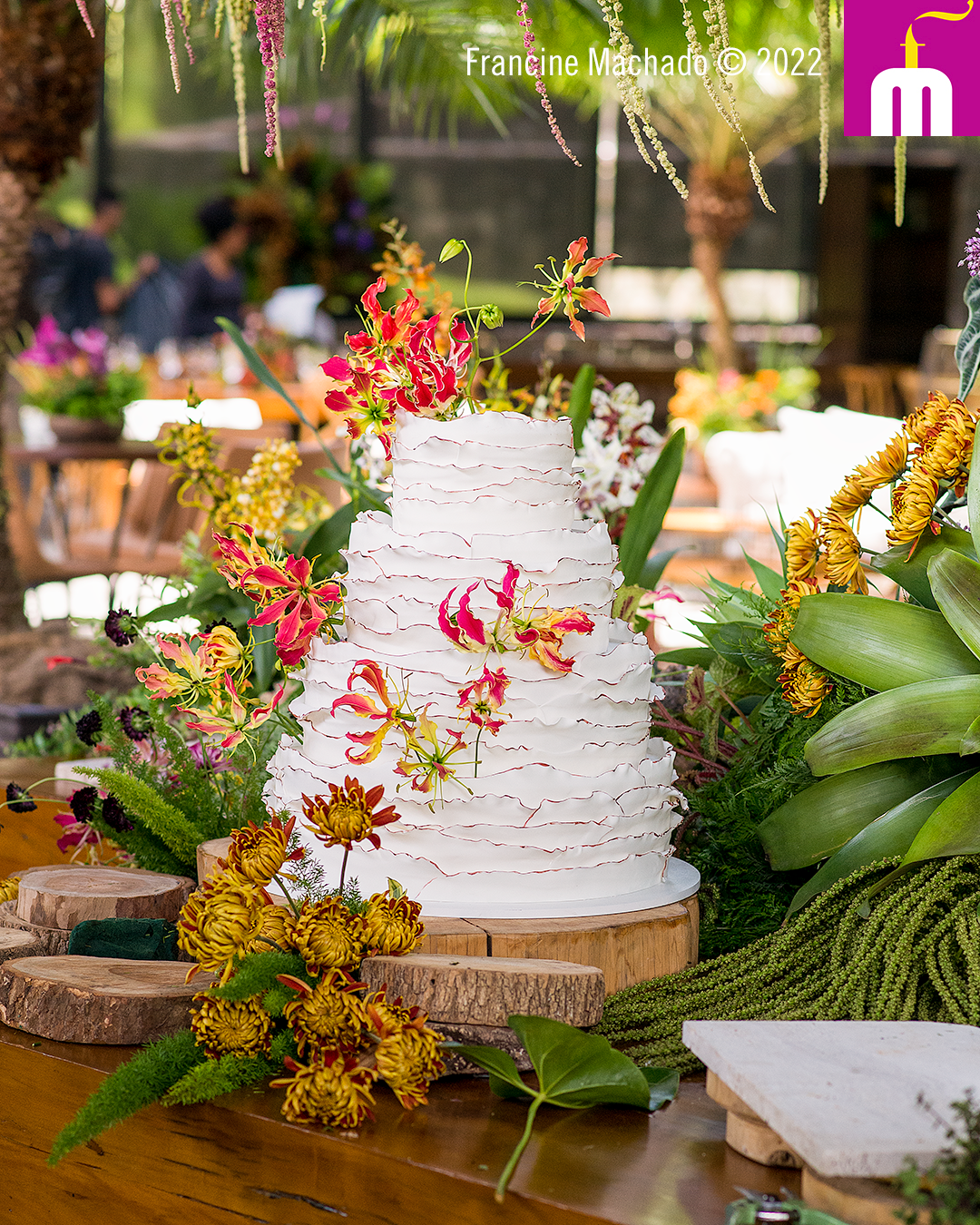 Francine Machado – Cake & Design – Bolos e Doces – Bolo Ruffle de Casamento com 4 andares – Terras de Clara, Morungaba, SP