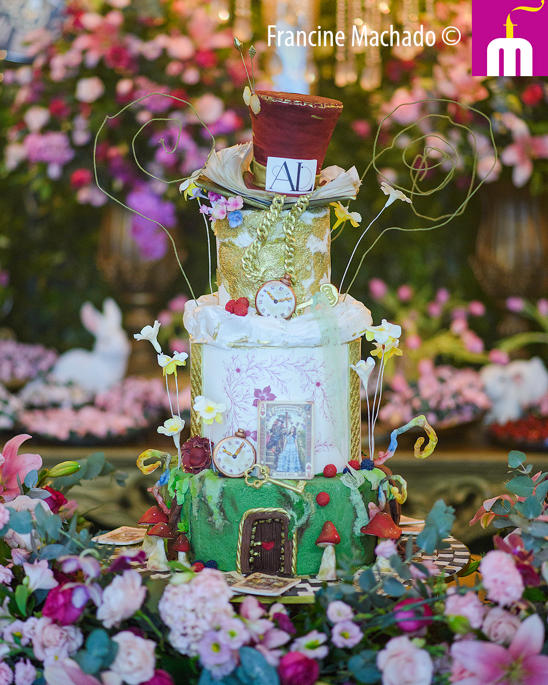 Francine Machado – Cake & Design – Bolos e Doces - Bolo para Festa de 15 anos – Alice no País das Maravilhas