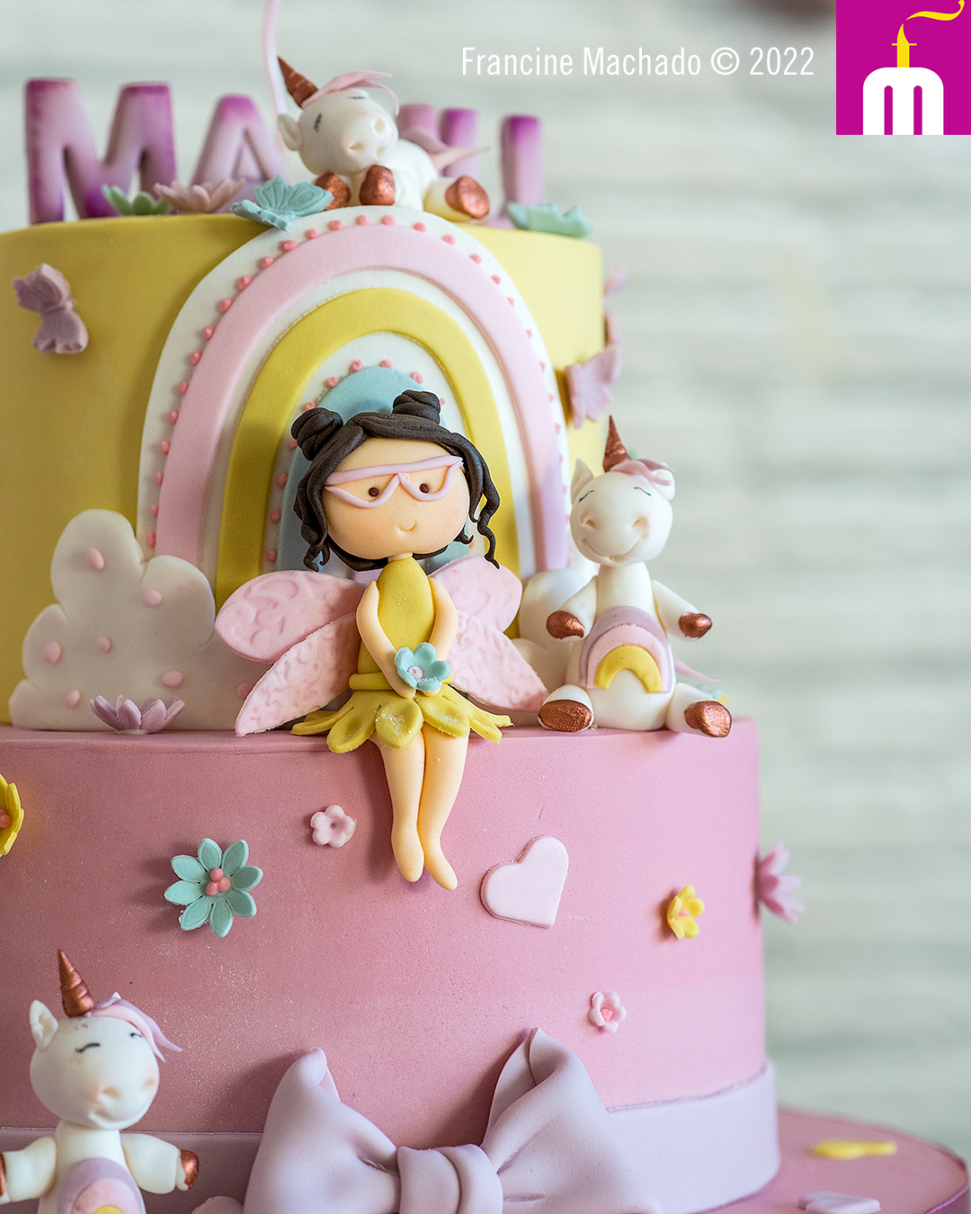 Francine Machado – Cake & Design – Bolos e Doces – Bolo infantil de 2 andares – Unicórnio e Fada Encantada – São José dos Campos, SP.