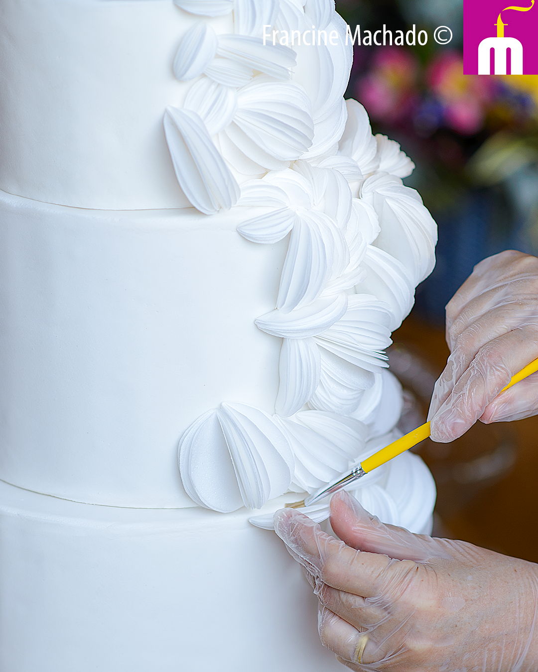 Francine Machado – Cake & Design – Bolos e Doces – Bolo de casamento de 3 andares - Pousada do Quilombo – São Bento do Sapucaí, MG