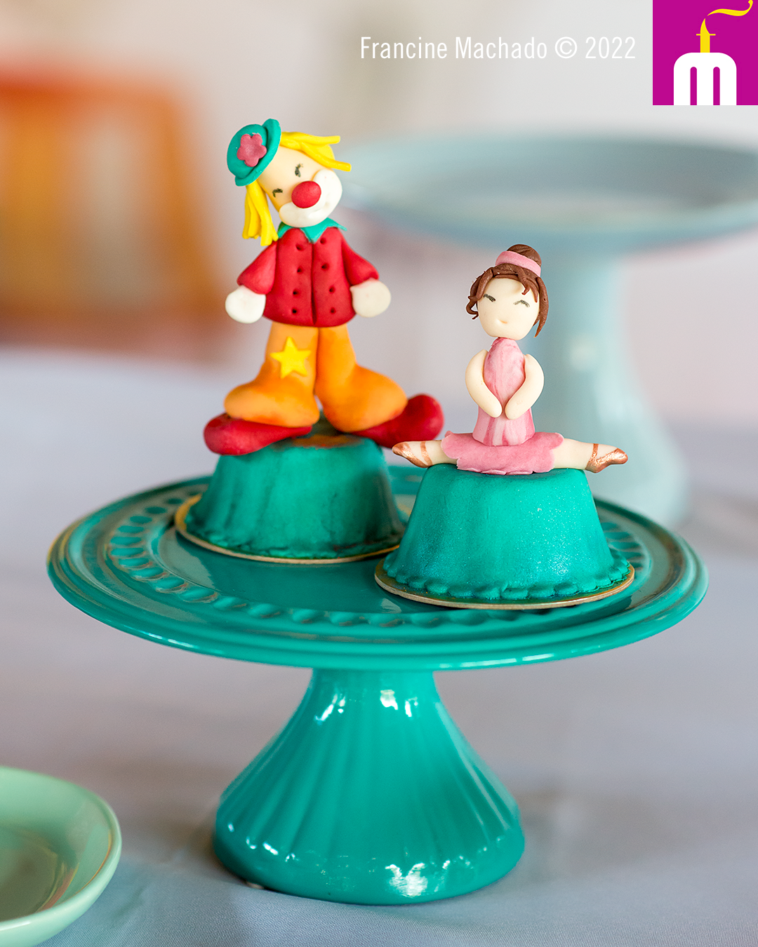 Francine Machado – Cake & Design – Bolos e Doces – Mesa completa com bolo e cupcakes no tema Circo