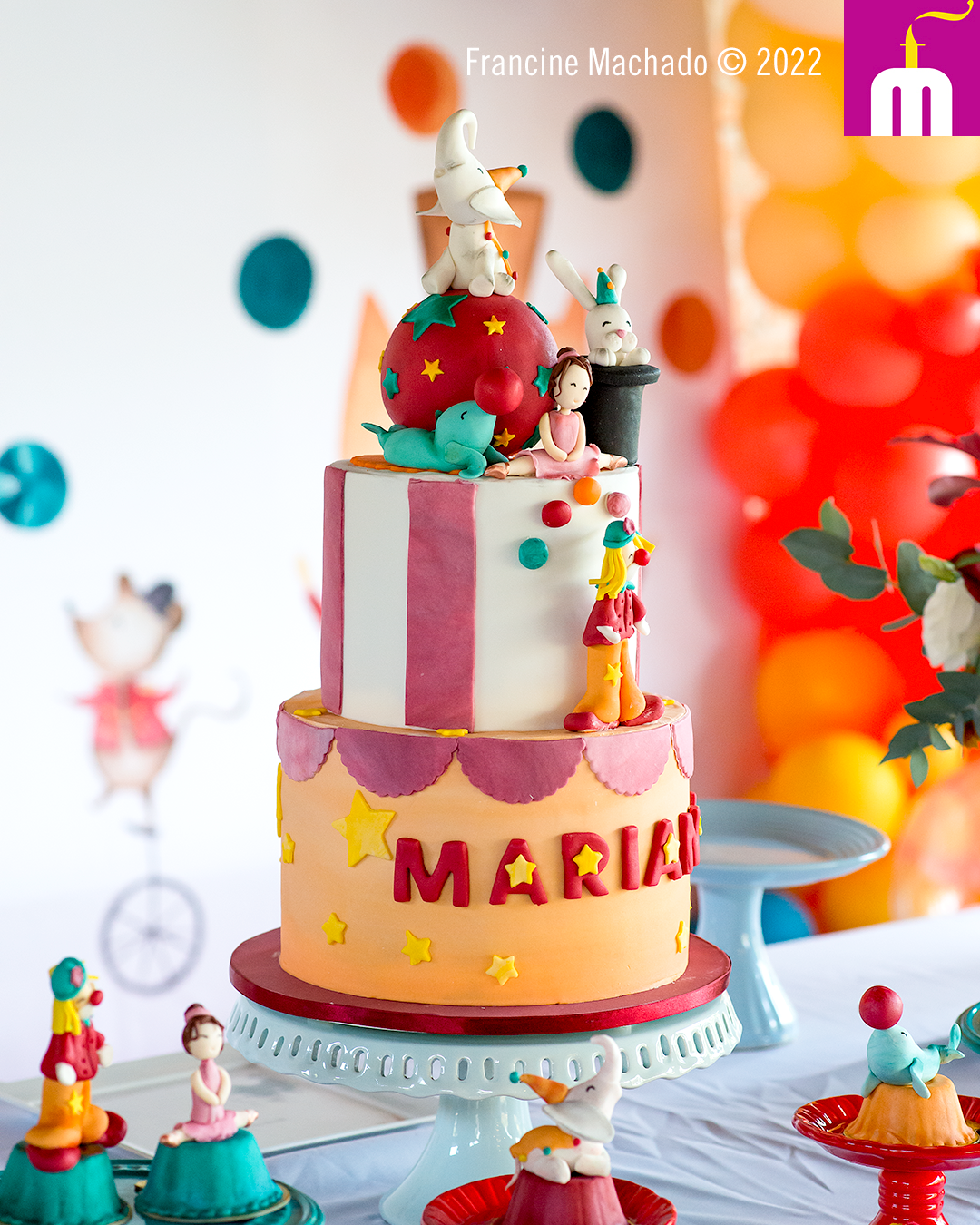 Francine Machado – Cake & Design – Bolos e Doces – Mesa completa com bolo e cupcakes no tema Circo