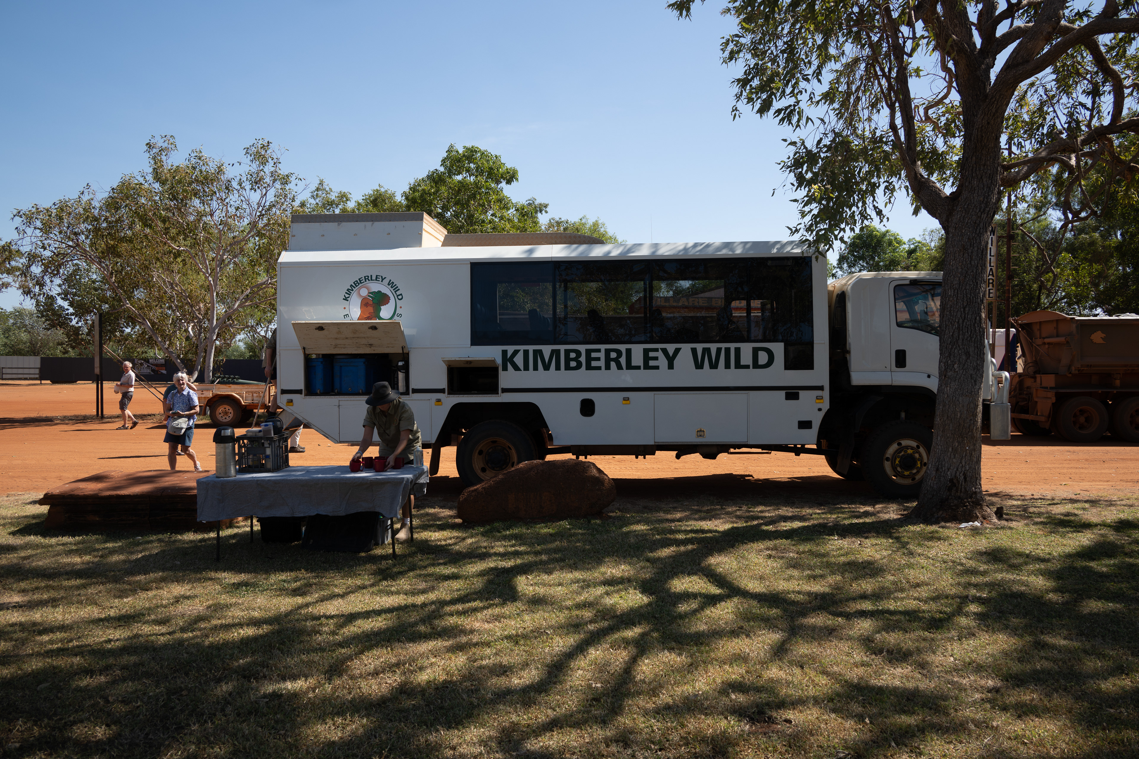 On the Bus with Sid and Maddy