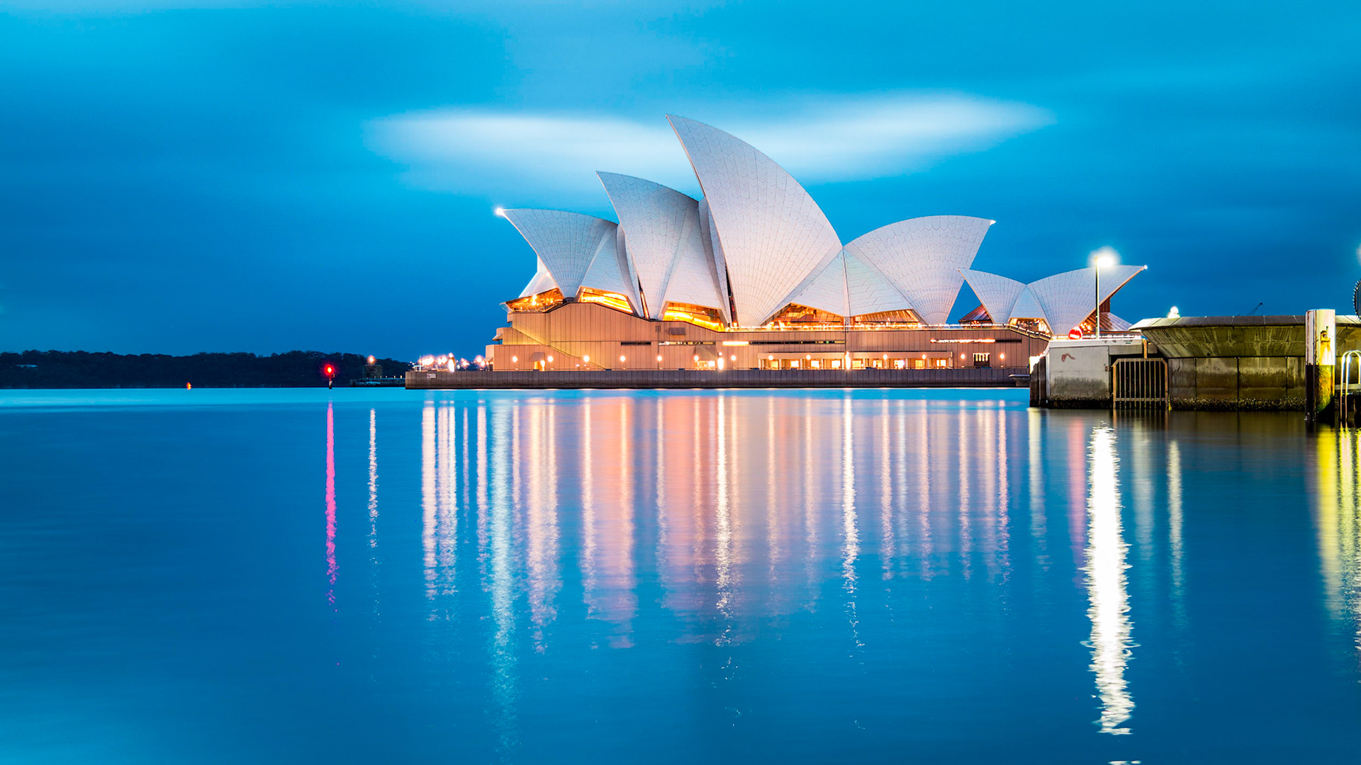 Sydney Opera House - a cold dawn