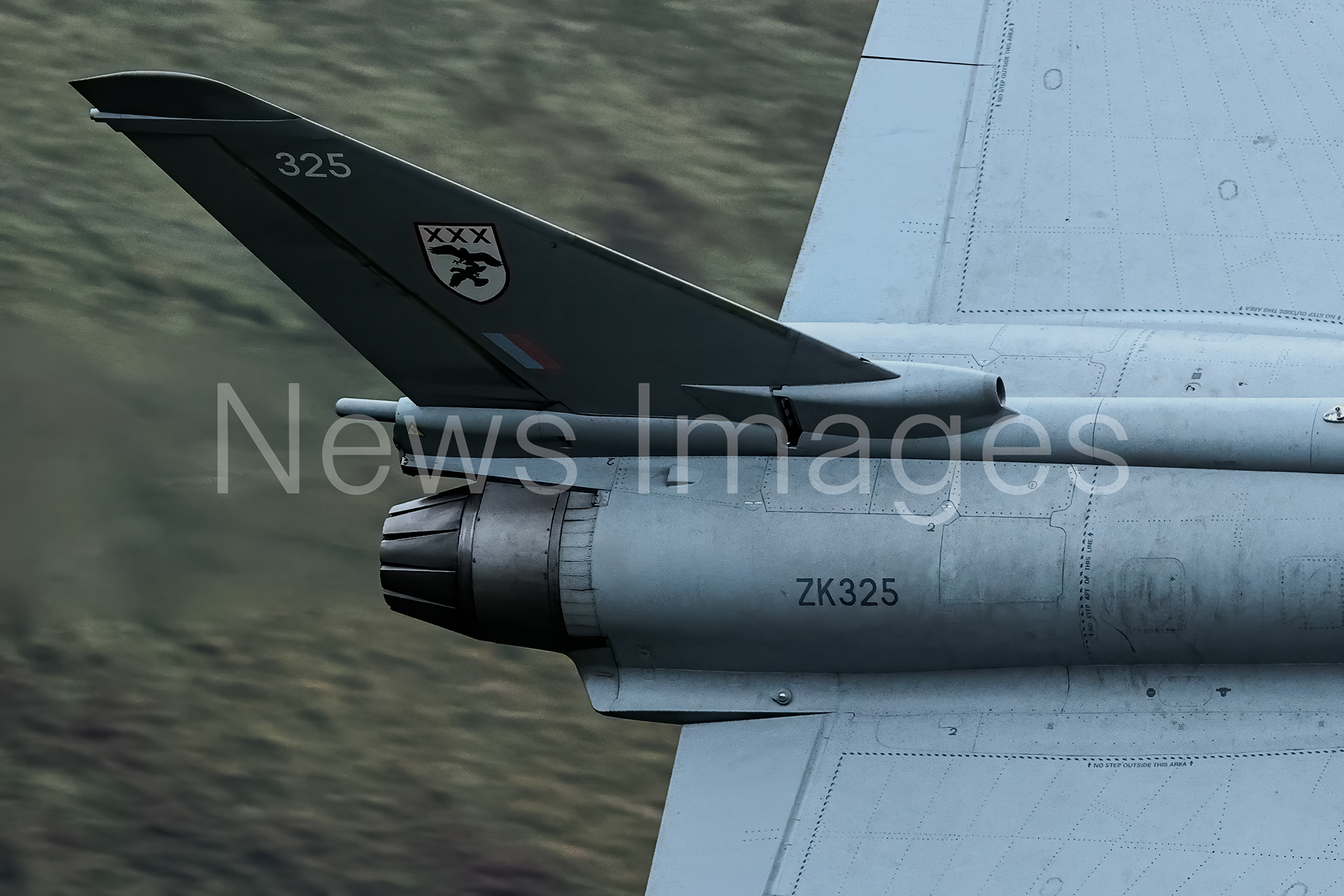 RH01 Eurofighter Typhoon flies low level through Mach Loop