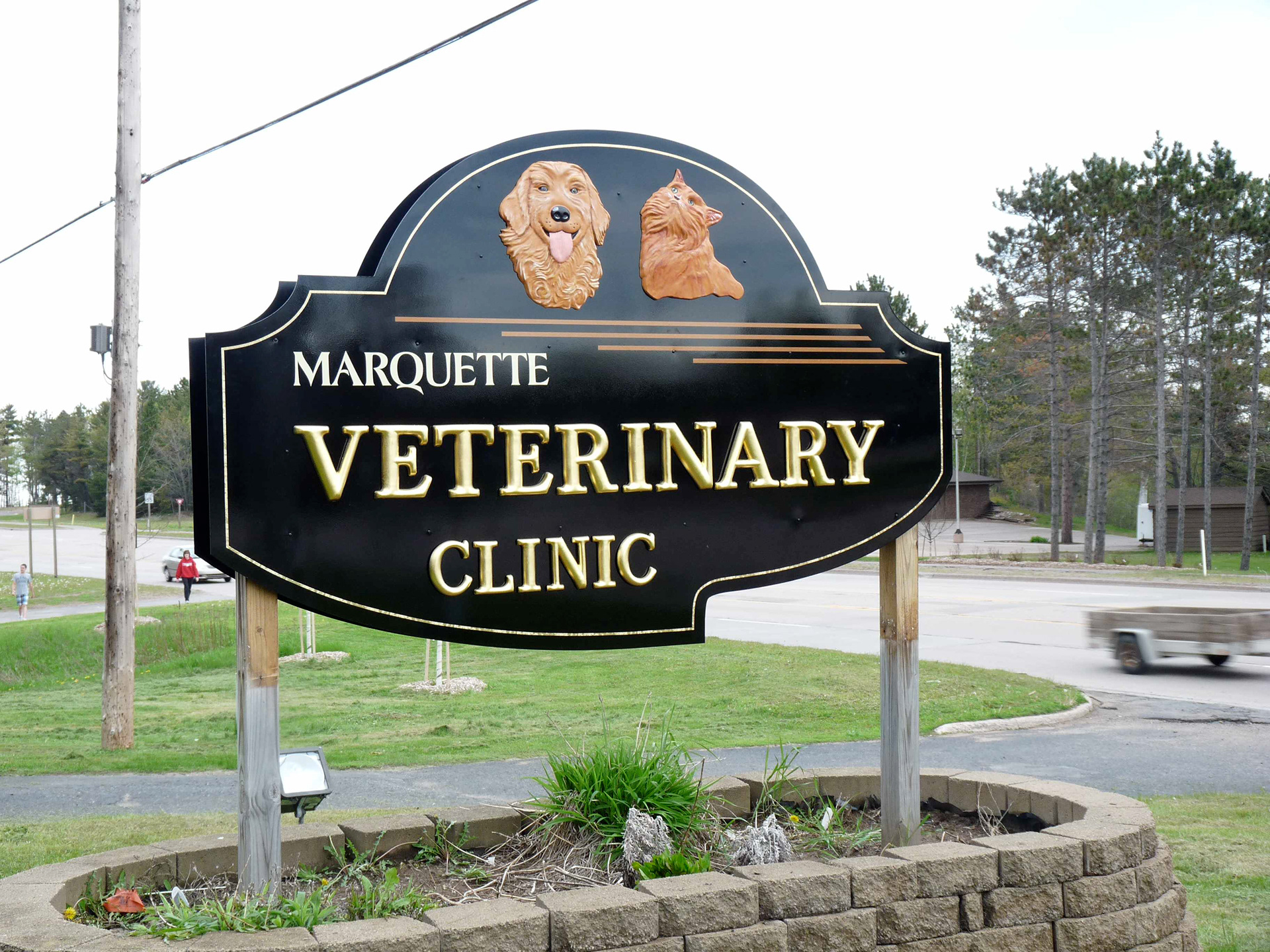 Gold Leaf Letters / 3D Carved Pets