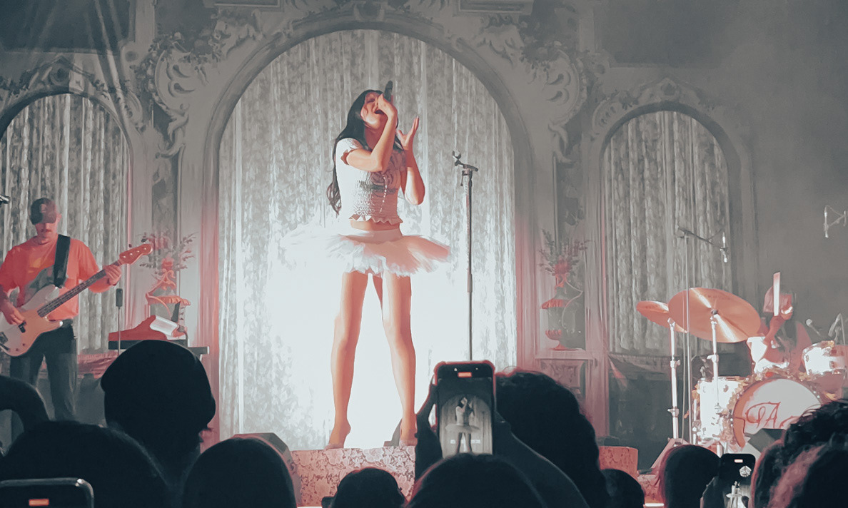 Alessi Rose- VOYEUR TOUR