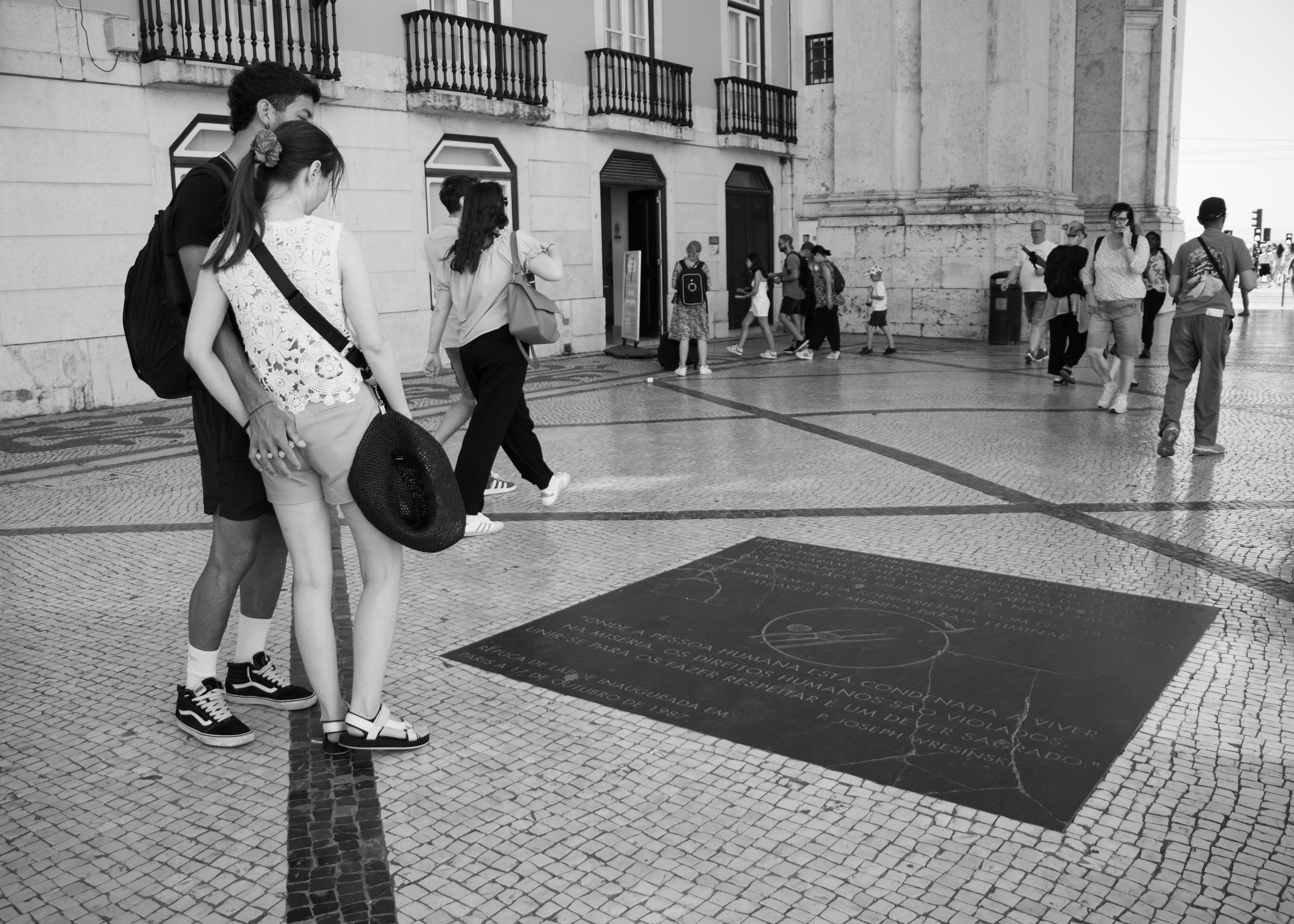a peculiar baixa(3) - 2025