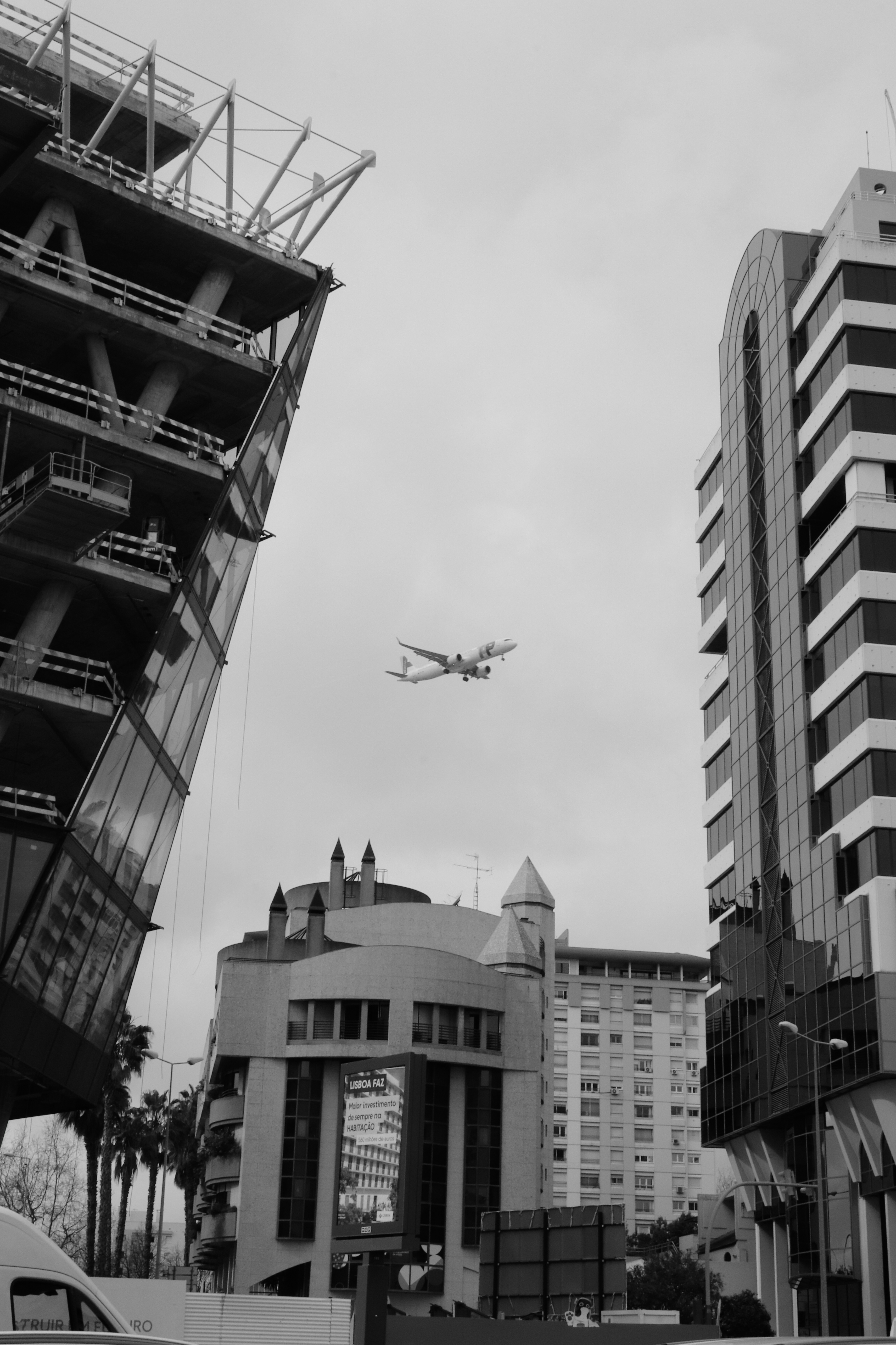 38°44'42.2"N 9°09'05.7"W - 2025