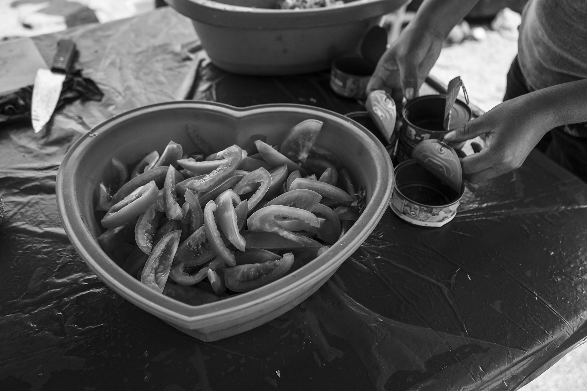 Nourishment. Only 25% of the donations for the meals have been proteins, fruits and vegetables. The "ollas comunes" have fed between 100 and 200 people a day since the beginning of the crisis in Peru.