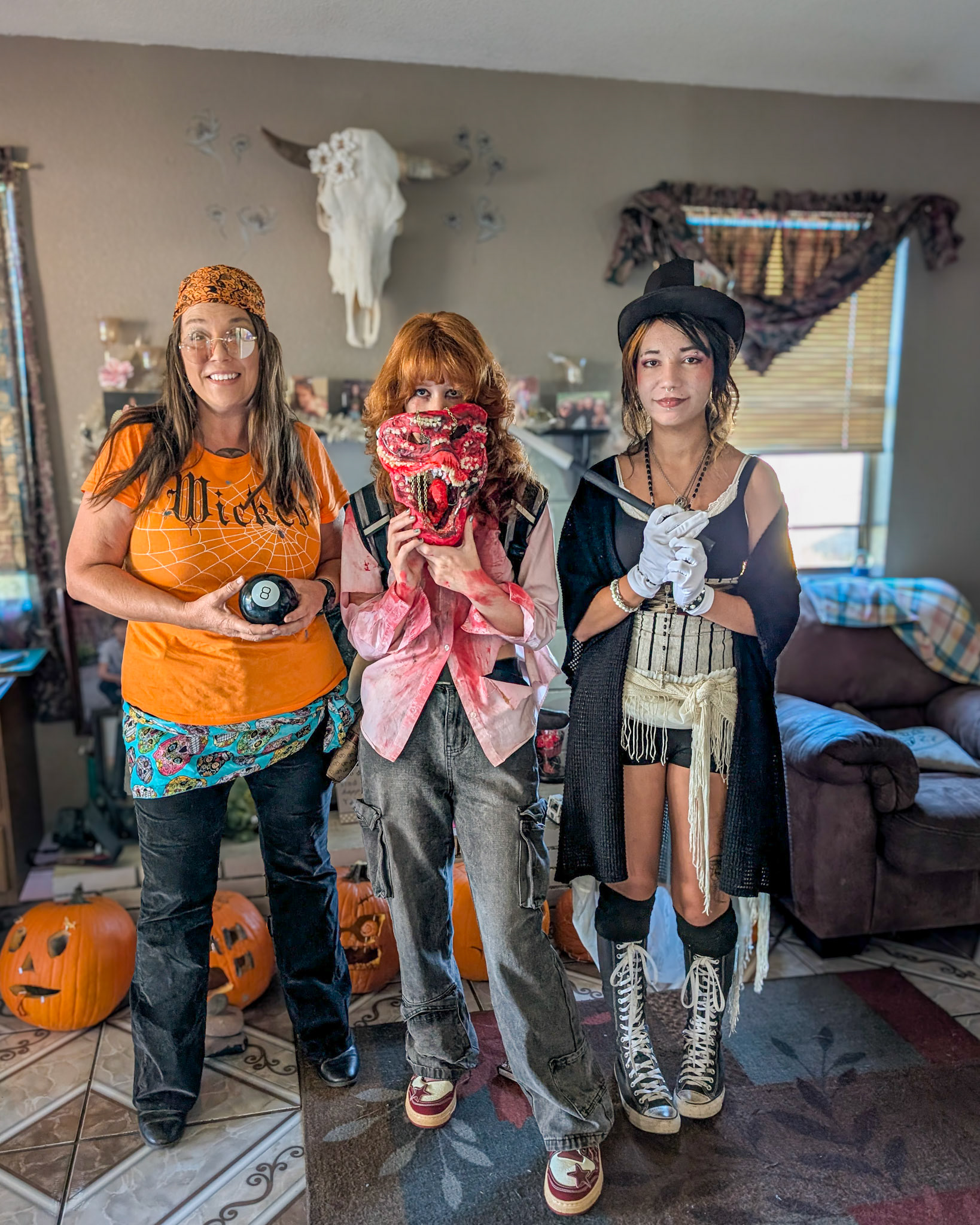 Post picture in costumes