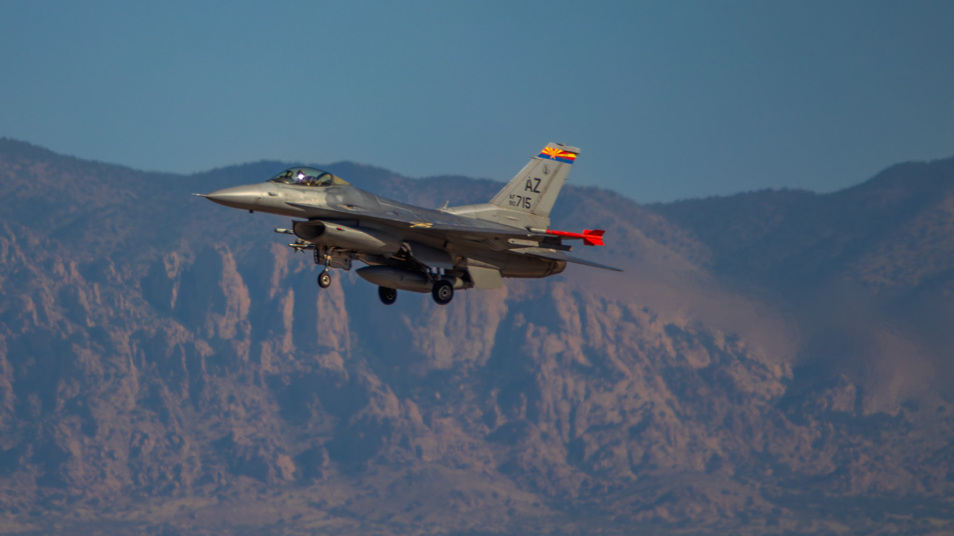 F-16 closeup flyby