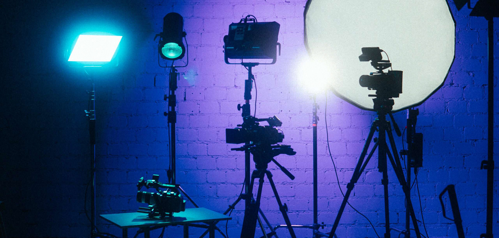 Kamera-, Licht- und Tonequipment im filmofaktur Musikvideo-Studio in Euskirchen bei Köln – professionelle Ausstattung für Film- und Musikvideoproduktionen