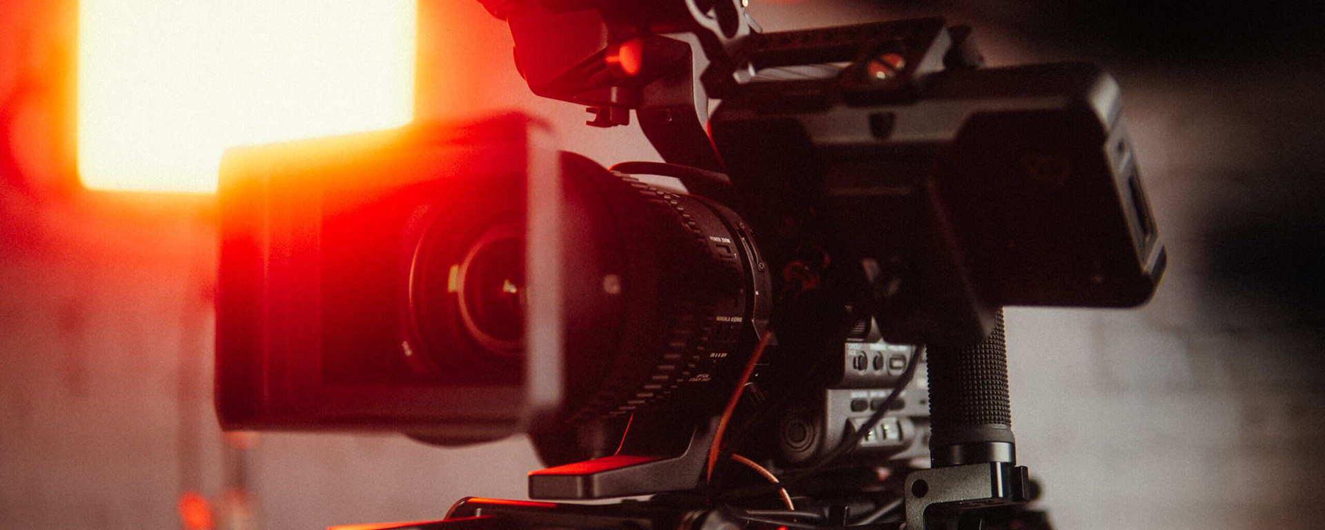 Sony FX6 Kameratechnik im filmofaktur Musikvideo-Studio in Euskirchen bei Köln – professionelle Cine-Kamera für Film- und Musikvideoproduktionen