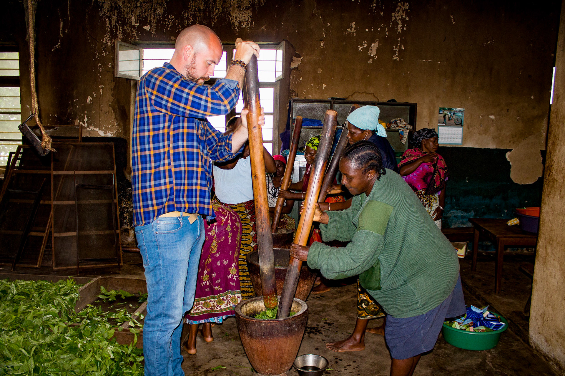 Making tea at the Lutindi mental hospita