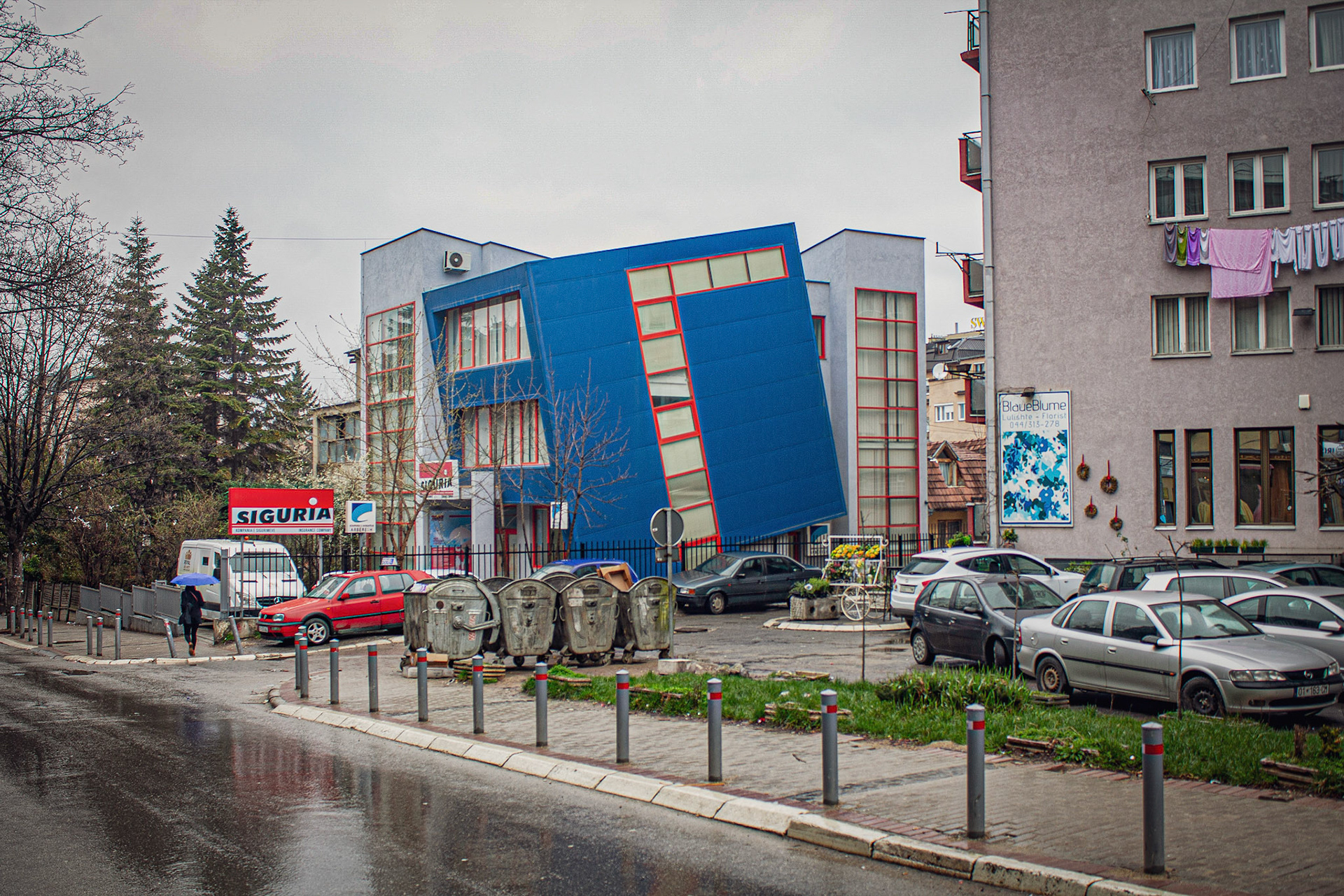 Wierd house, Pristina