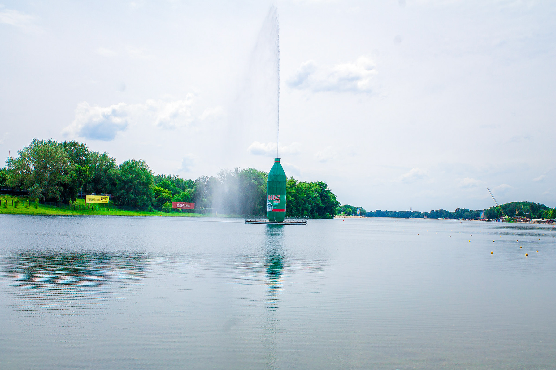 Tacky (and a bit cool) commercial fountain, Belgrade