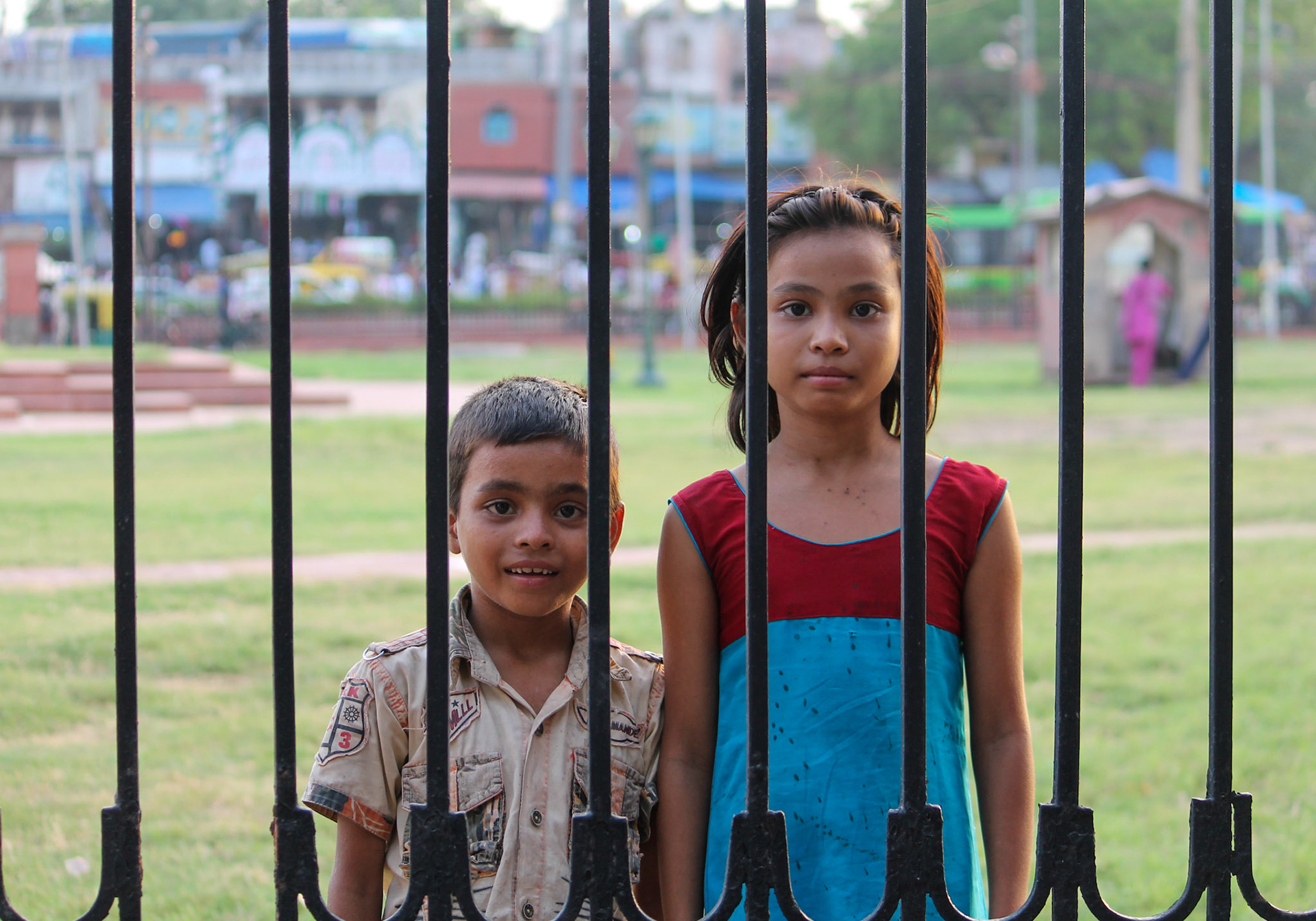 Curious children, New Delhi