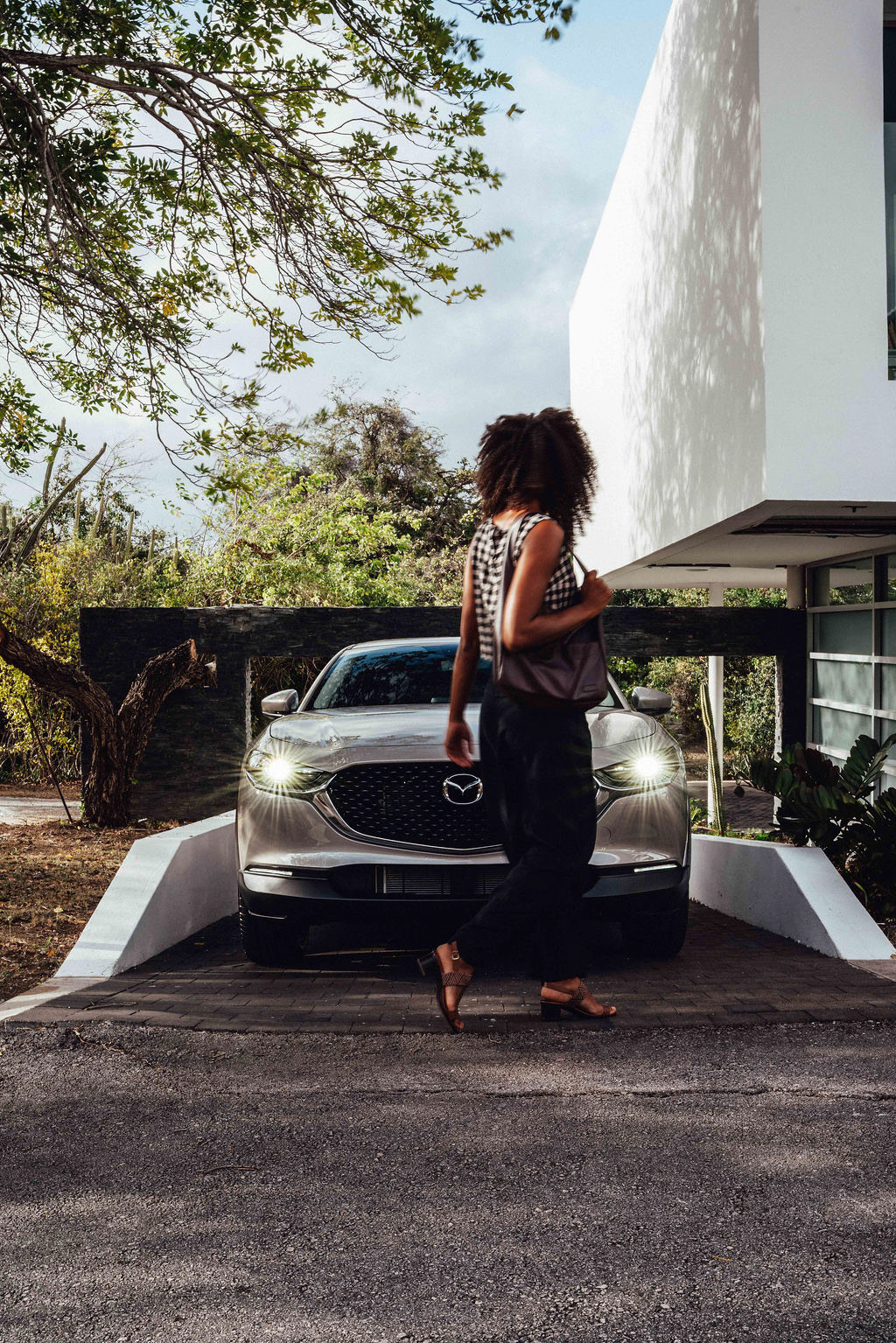 Select Automotive - Curaçao - Spring 2026 - Influence Through the Lens