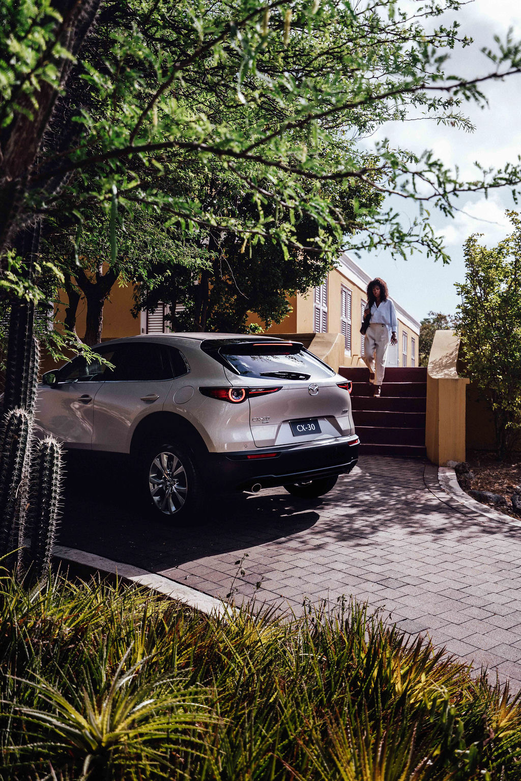 Select Automotive - Curaçao - Spring 2026 - Influence Through the Lens